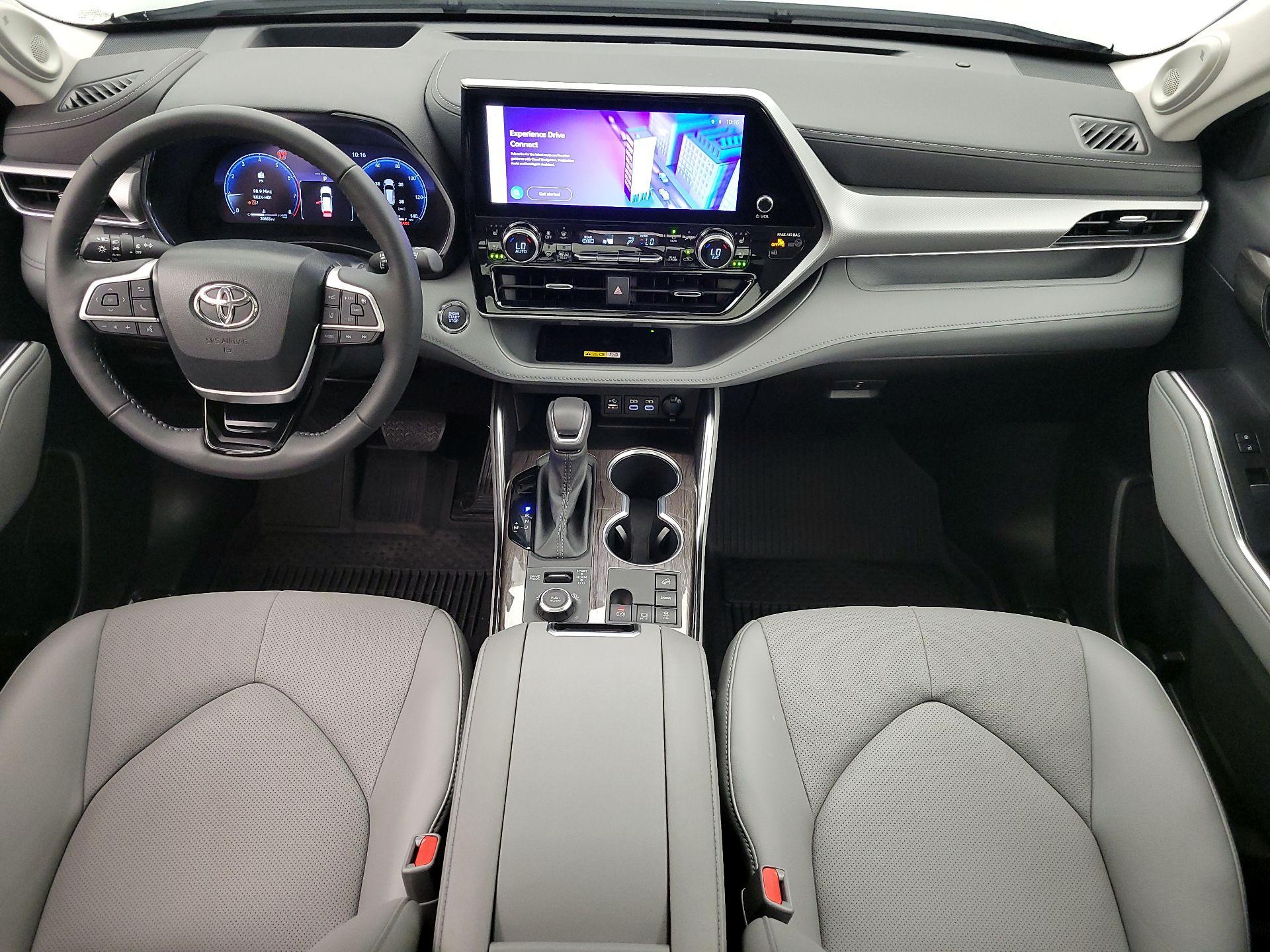 Thumbnail: 2023 Toyota Highlander - 9