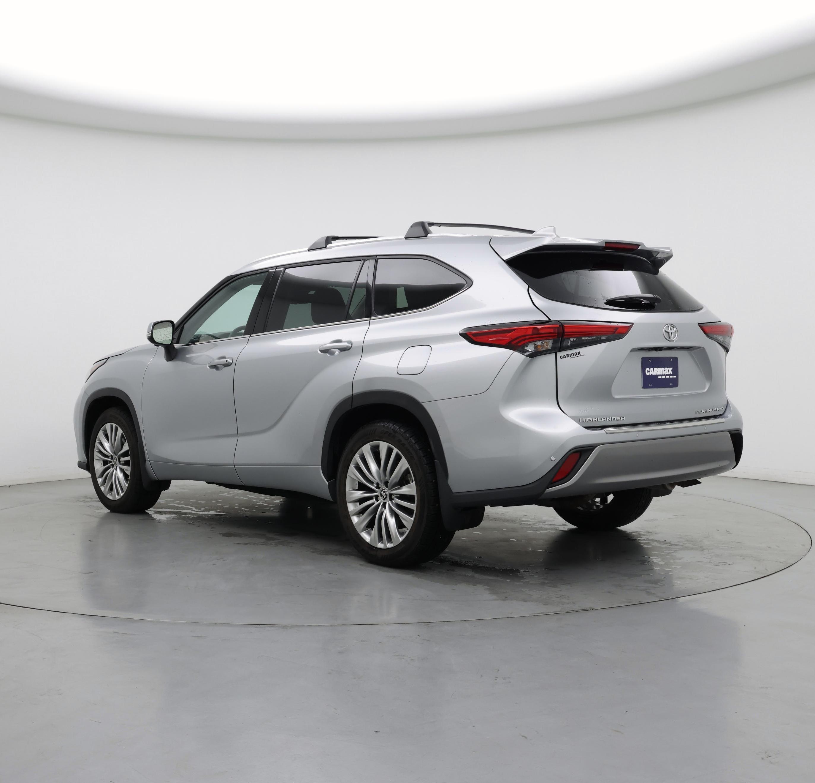 Thumbnail: 2023 Toyota Highlander - 2