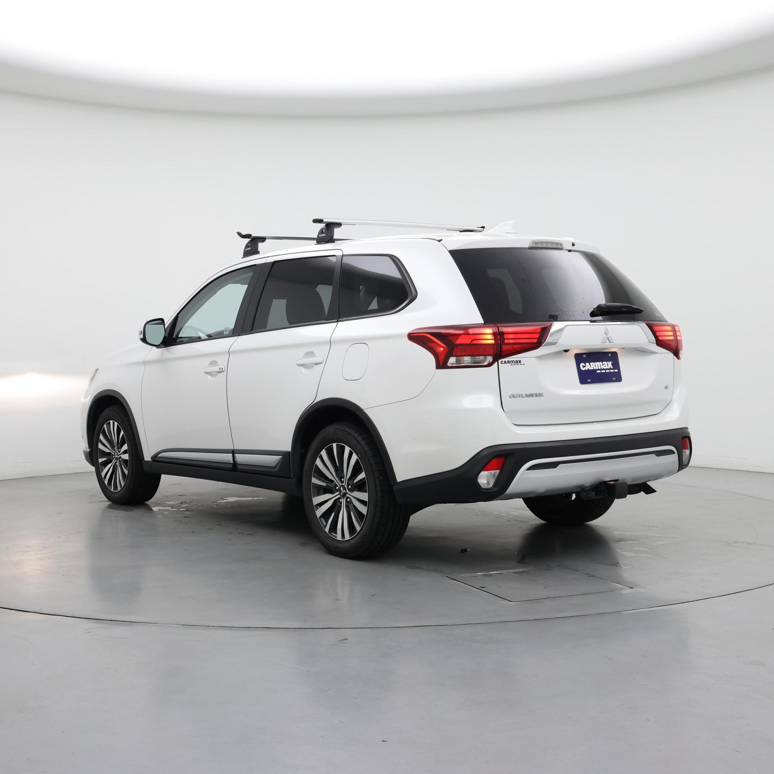 Thumbnail: 2020 Mitsubishi Outlander - 2