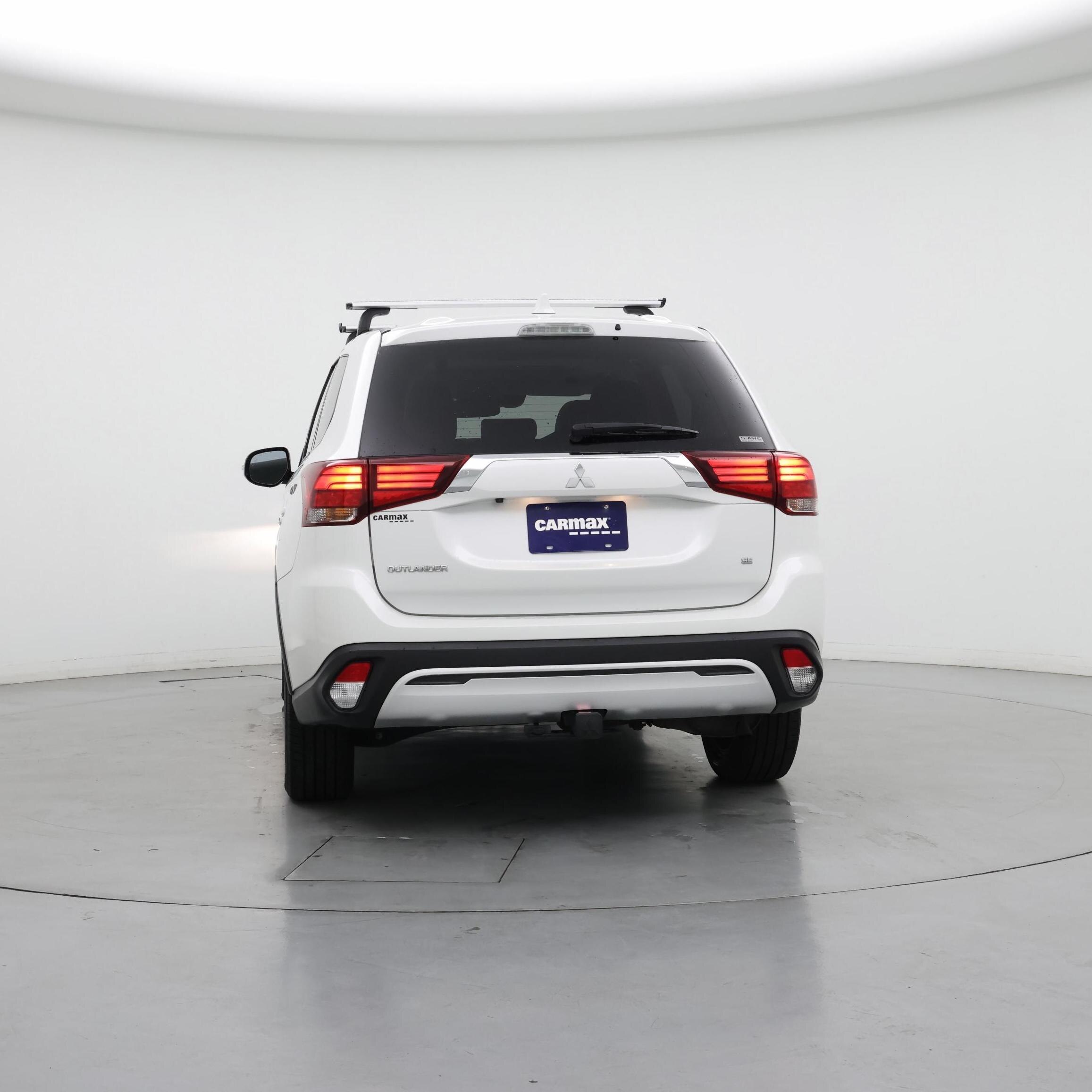 Thumbnail: 2020 Mitsubishi Outlander - 6