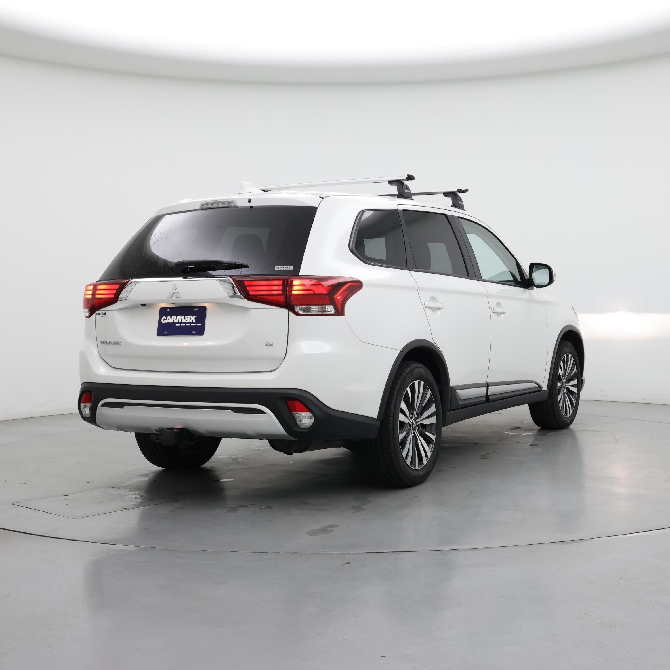 Thumbnail: 2020 Mitsubishi Outlander - 8