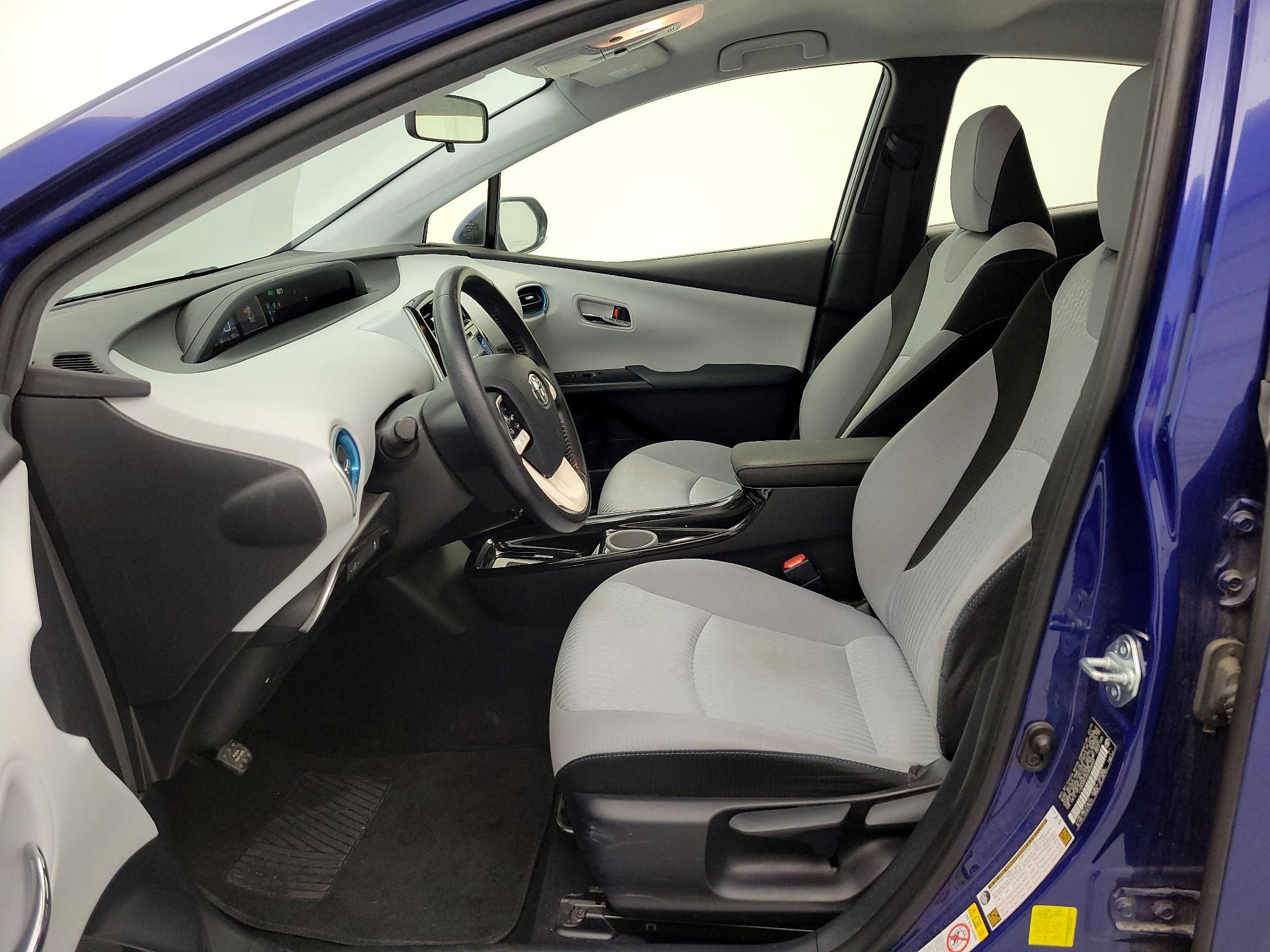Thumbnail: 2016 Toyota Prius - 11
