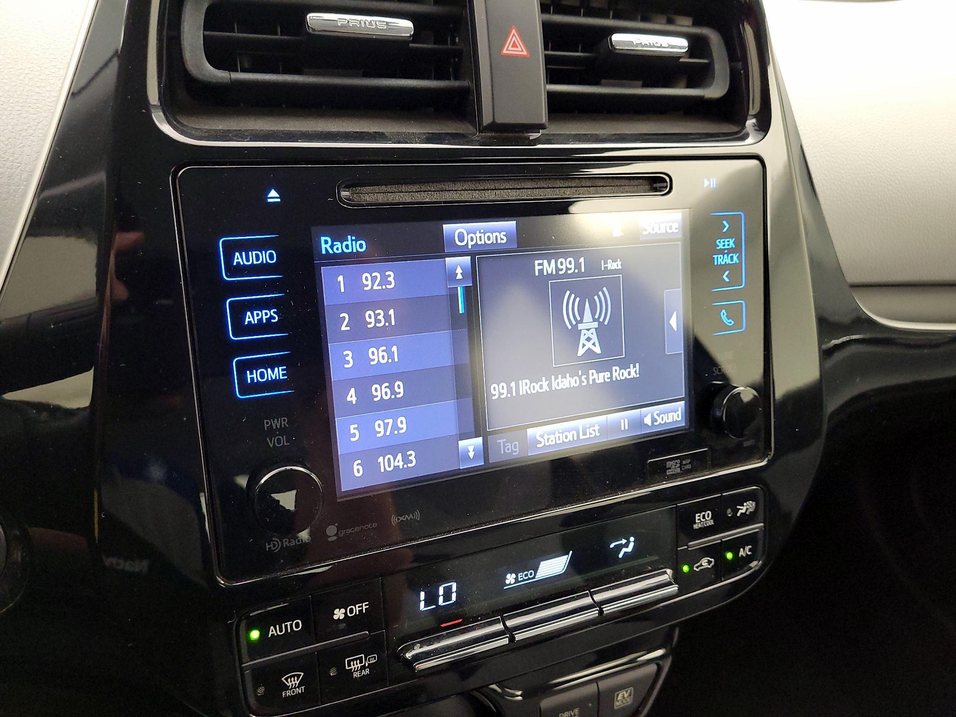 Thumbnail: 2016 Toyota Prius - 16