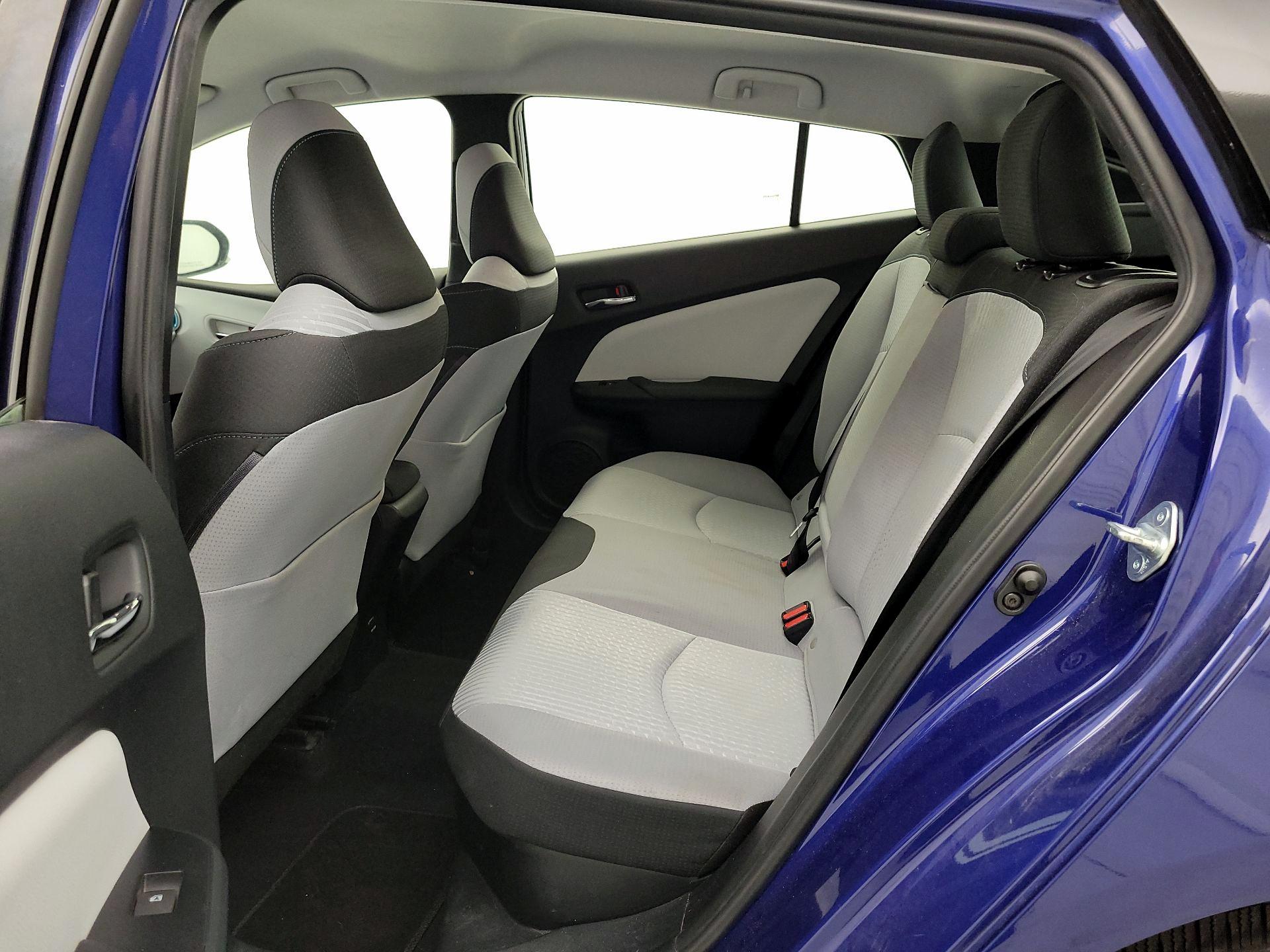 Thumbnail: 2016 Toyota Prius - 20