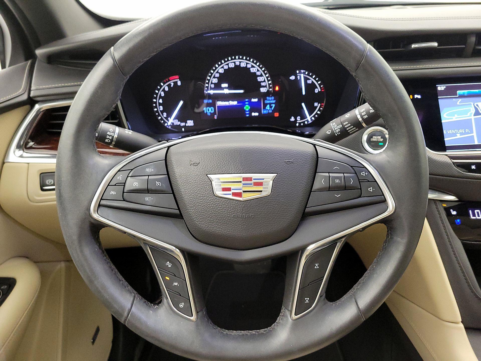Thumbnail: 2017 Cadillac XT5 - 10