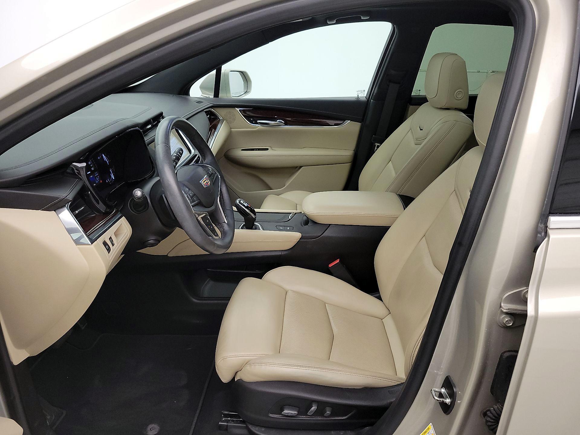 Thumbnail: 2017 Cadillac XT5 - 11