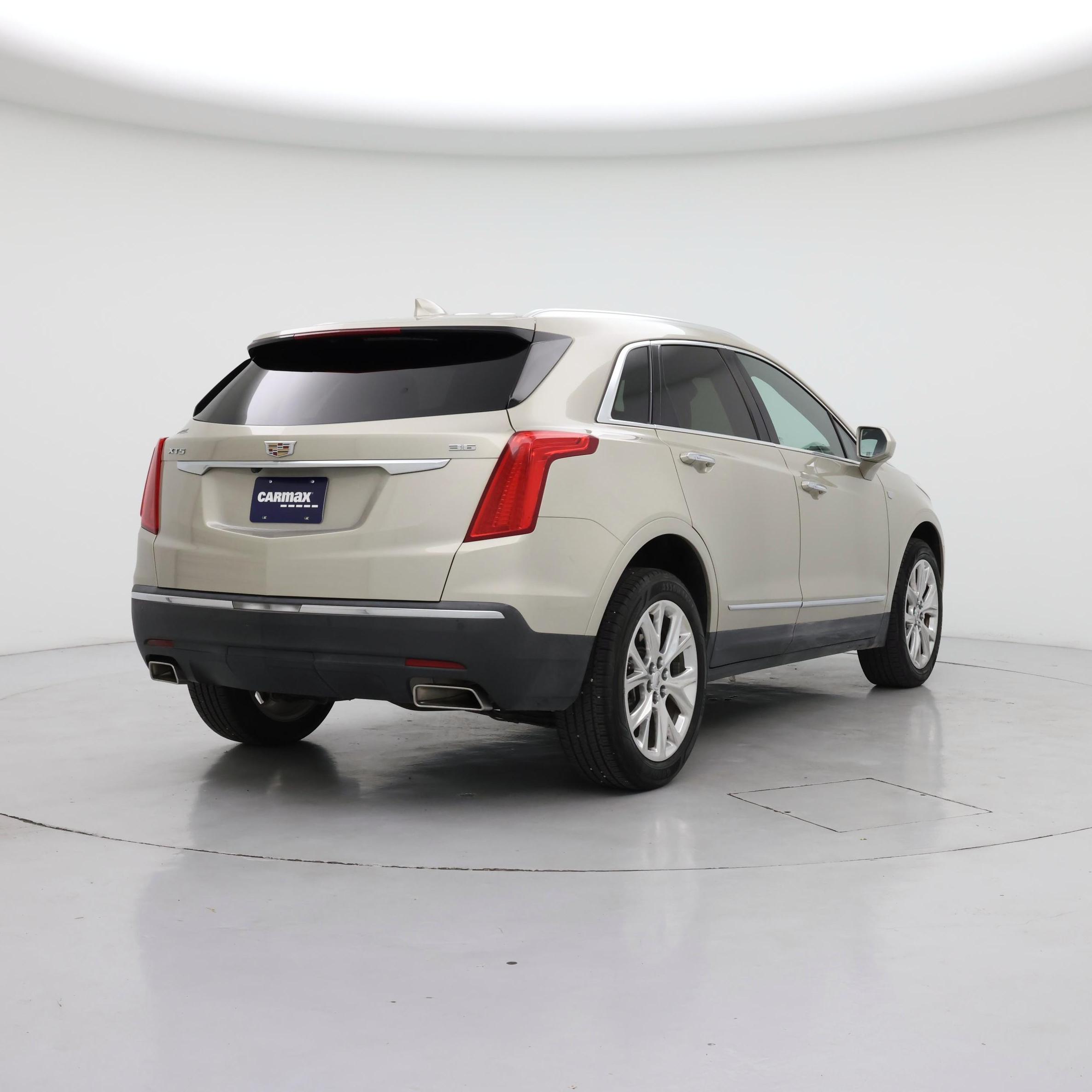Thumbnail: 2017 Cadillac XT5 - 8