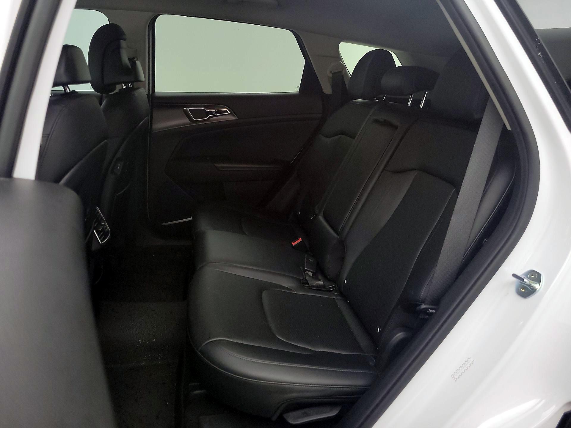 Thumbnail: 2023 Kia Sportage - 20