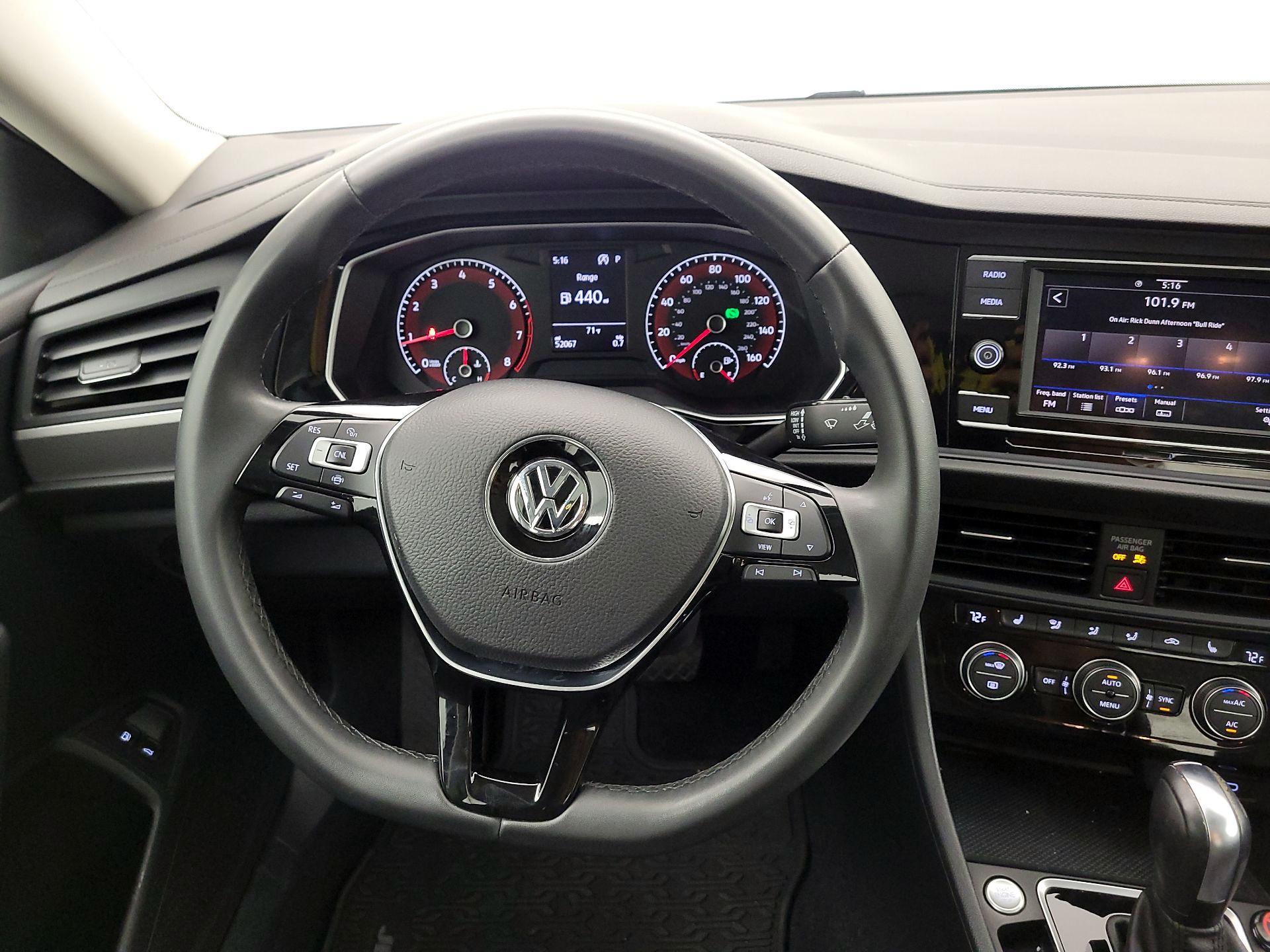 Thumbnail: 2020 Volkswagen Jetta - 10
