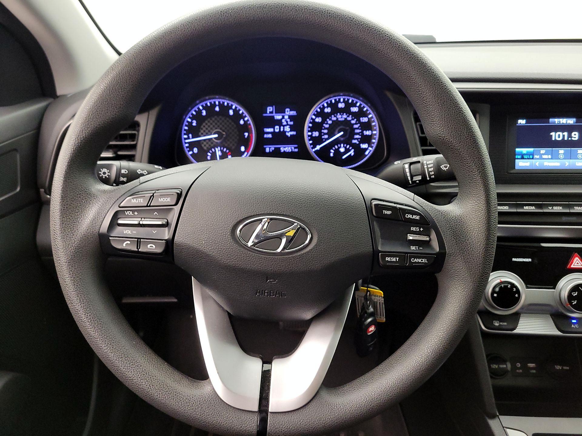 Thumbnail: 2019 Hyundai Elantra - 10