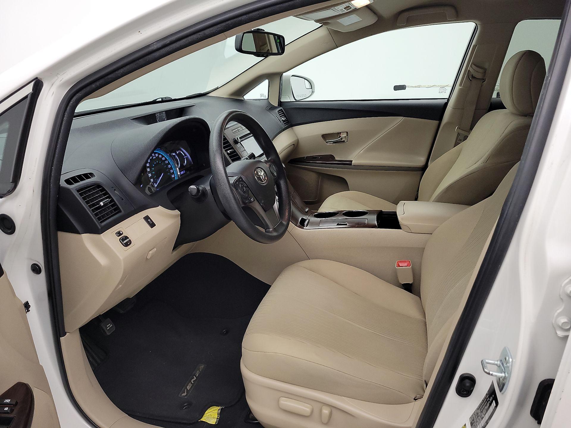 Thumbnail: 2015 Toyota Venza - 11
