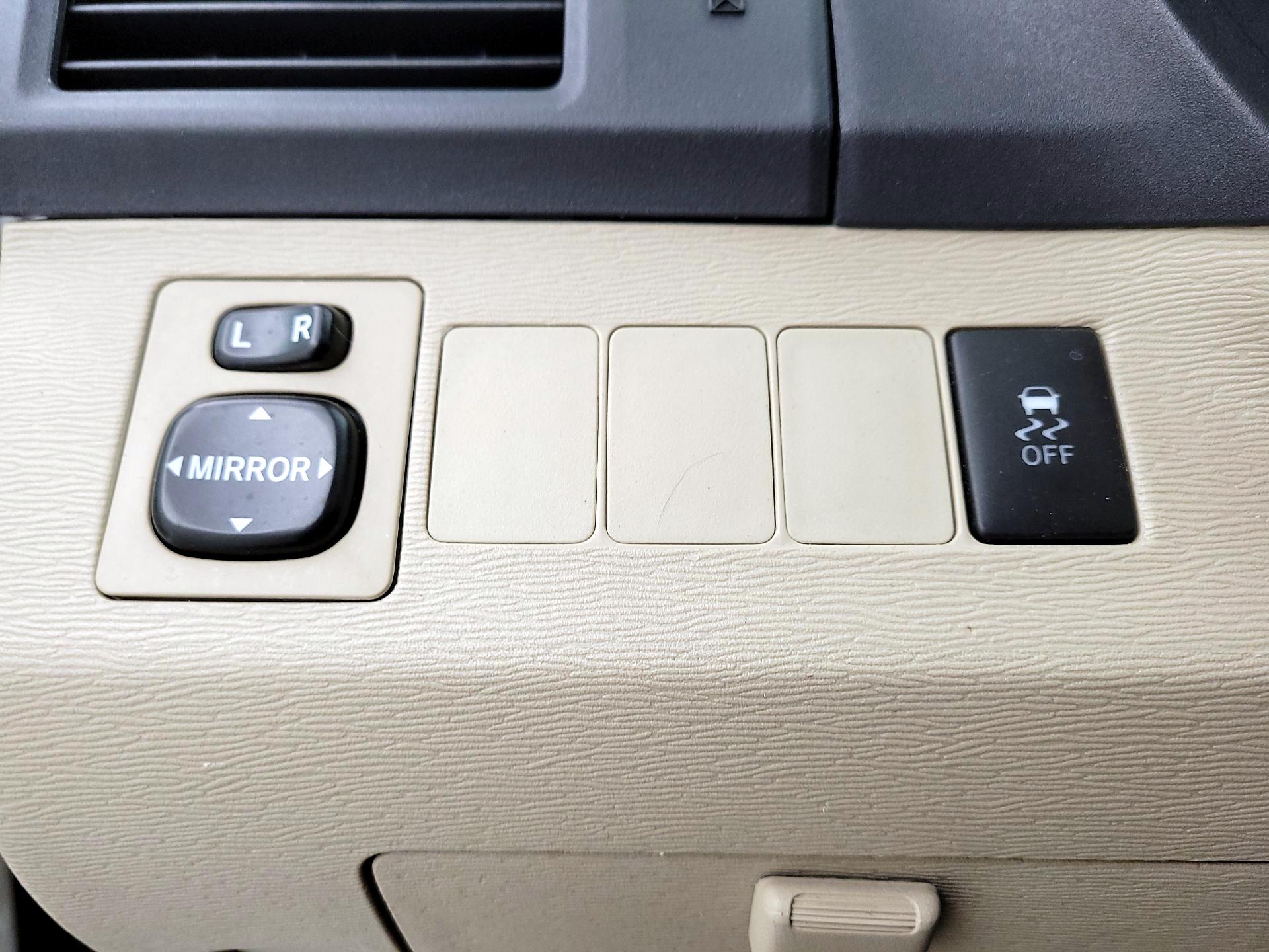 Thumbnail: 2015 Toyota Venza - 13