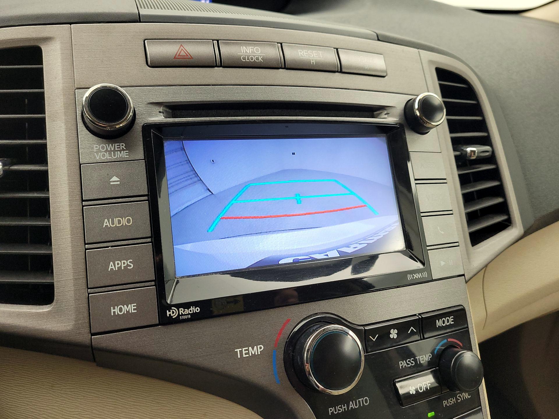 Thumbnail: 2015 Toyota Venza - 14