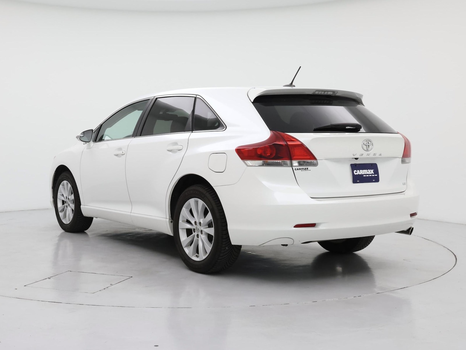 Image 3 of 2015 Toyota Venza LE