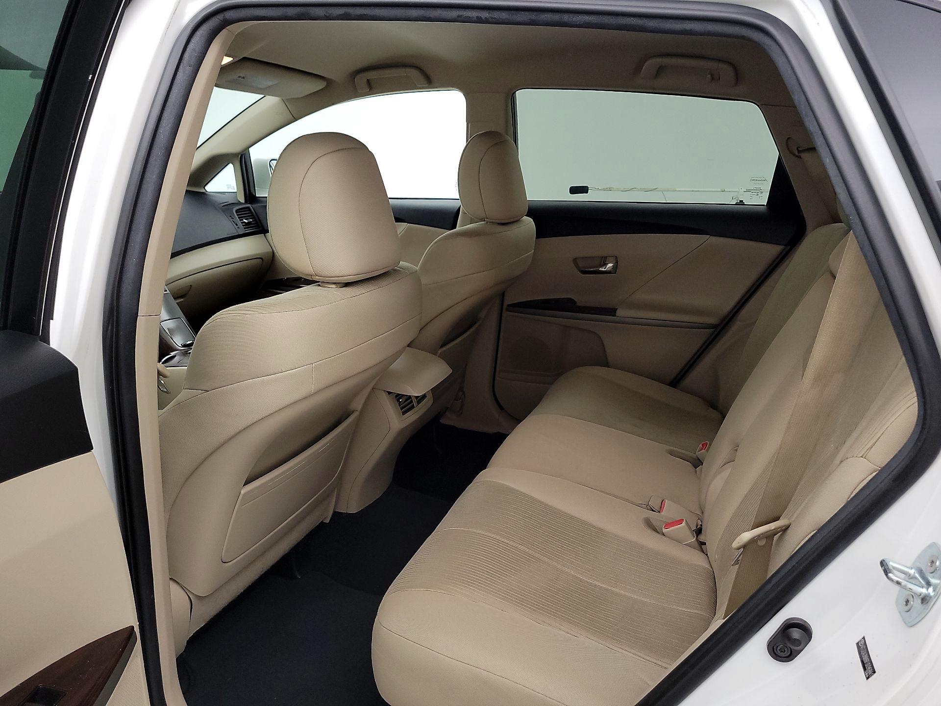 Thumbnail: 2015 Toyota Venza - 19
