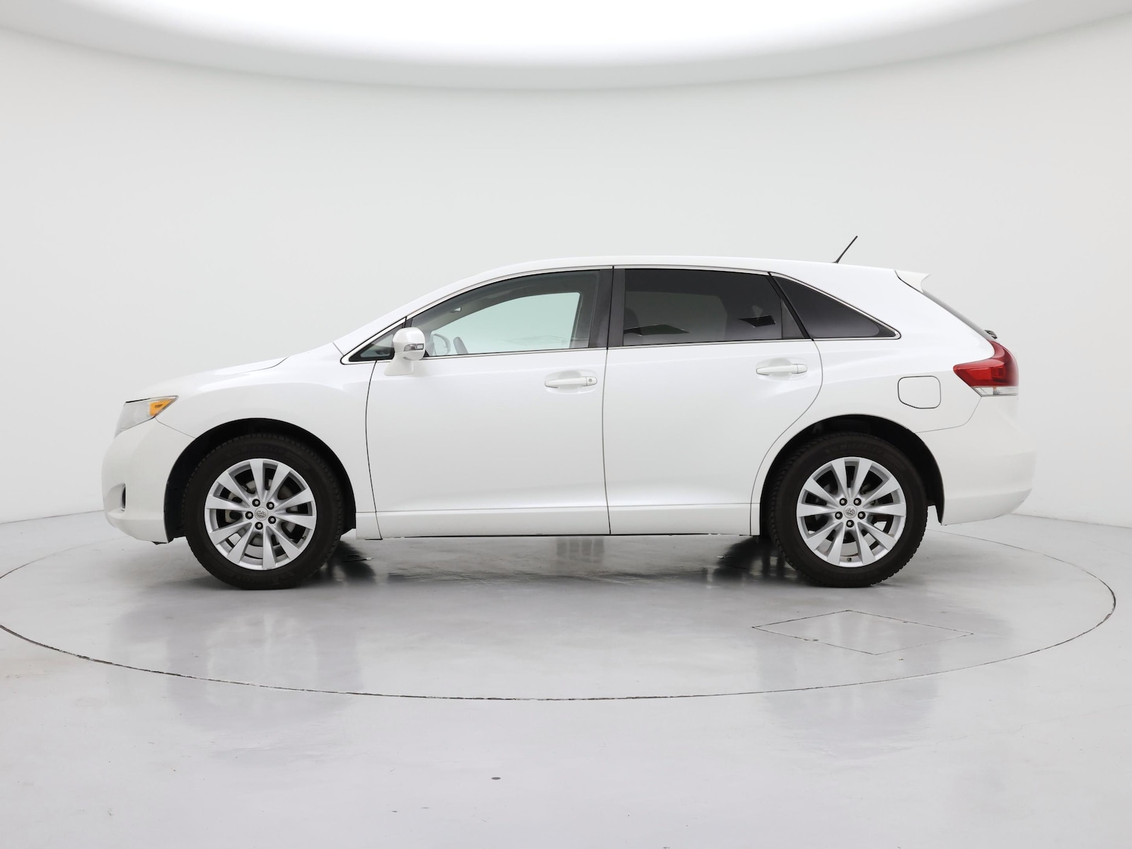 Image 4 of 2015 Toyota Venza LE