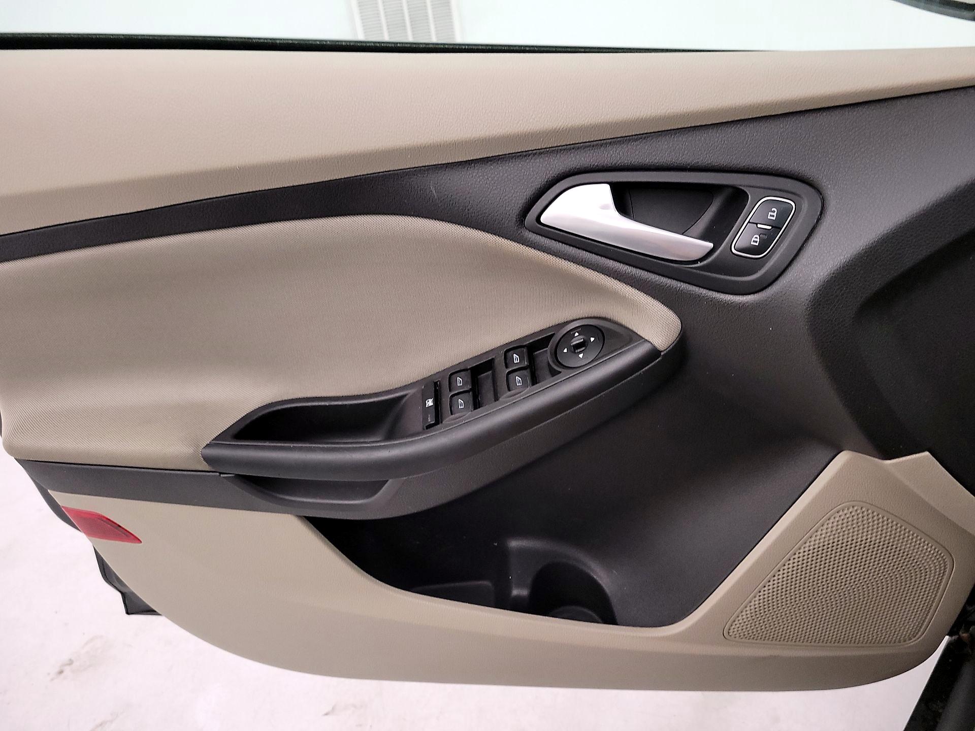 Thumbnail: 2018 Ford Focus - 12
