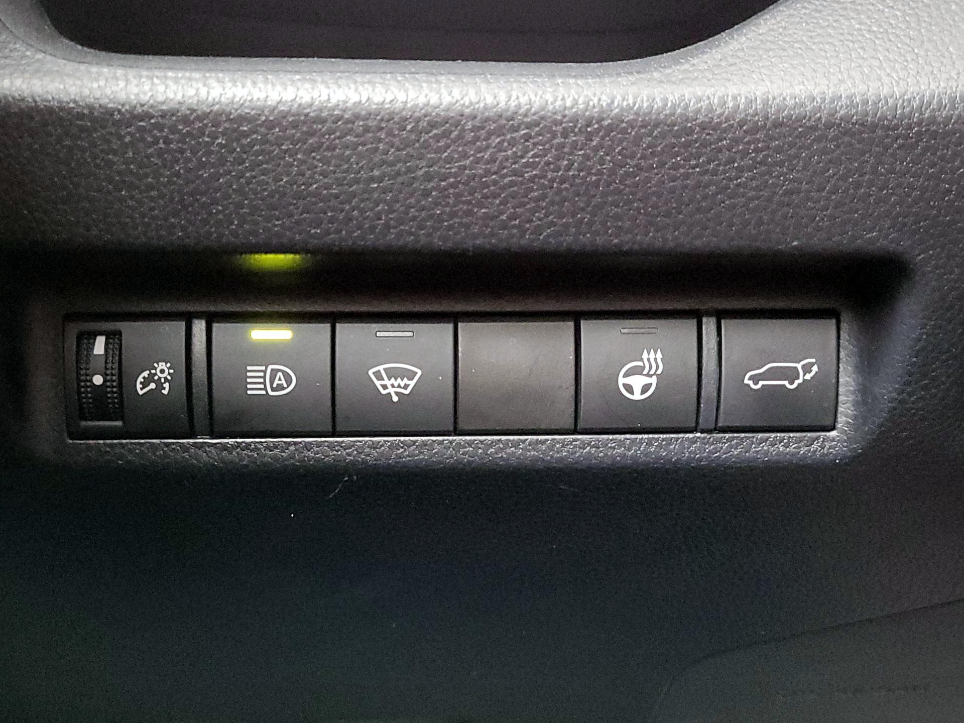 Thumbnail: 2019 Toyota RAV4 - 13