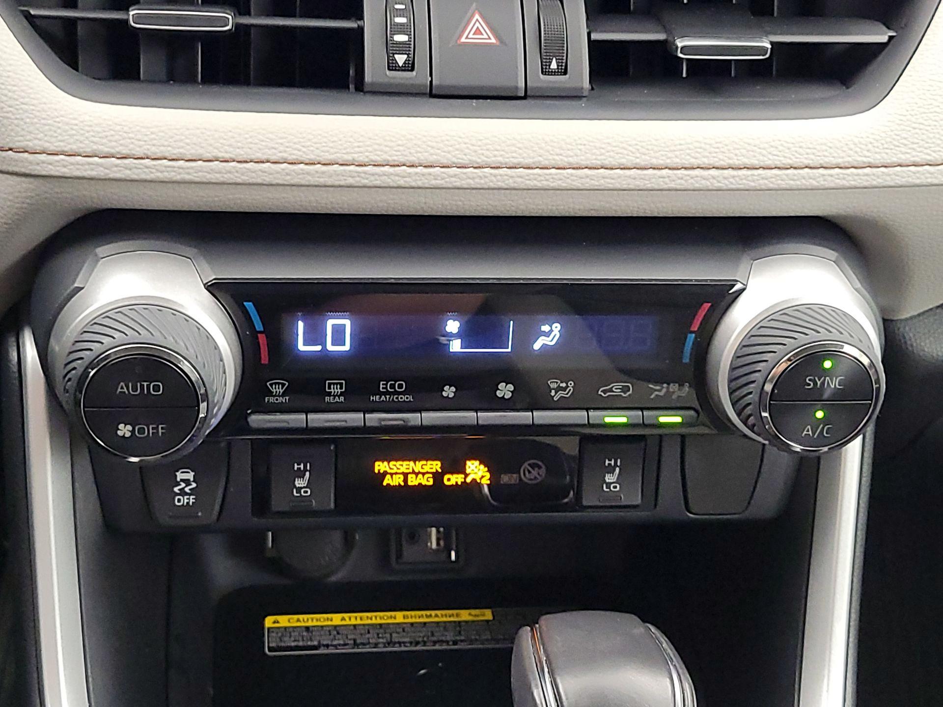 Thumbnail: 2019 Toyota RAV4 - 16