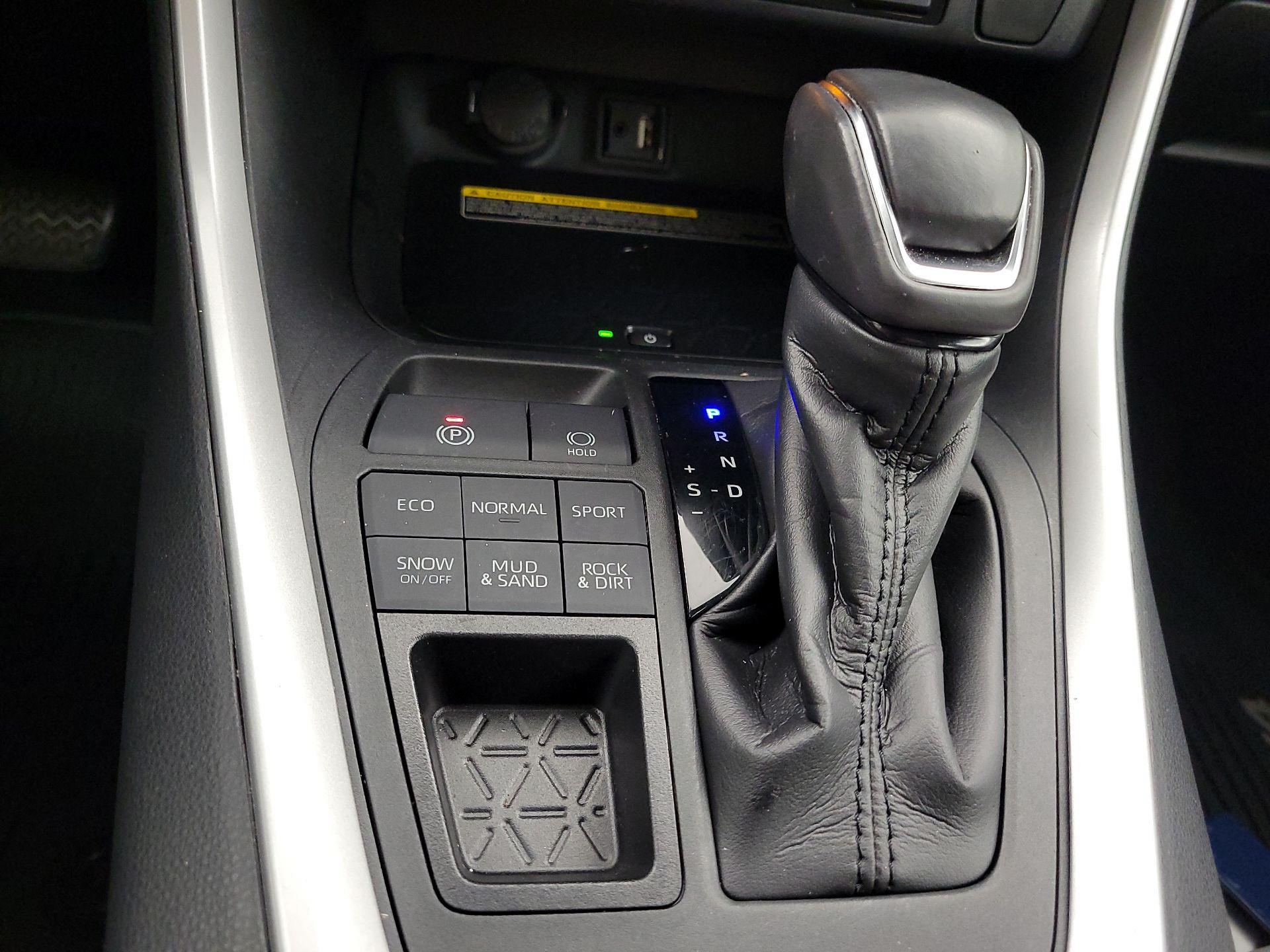 Thumbnail: 2019 Toyota RAV4 - 17