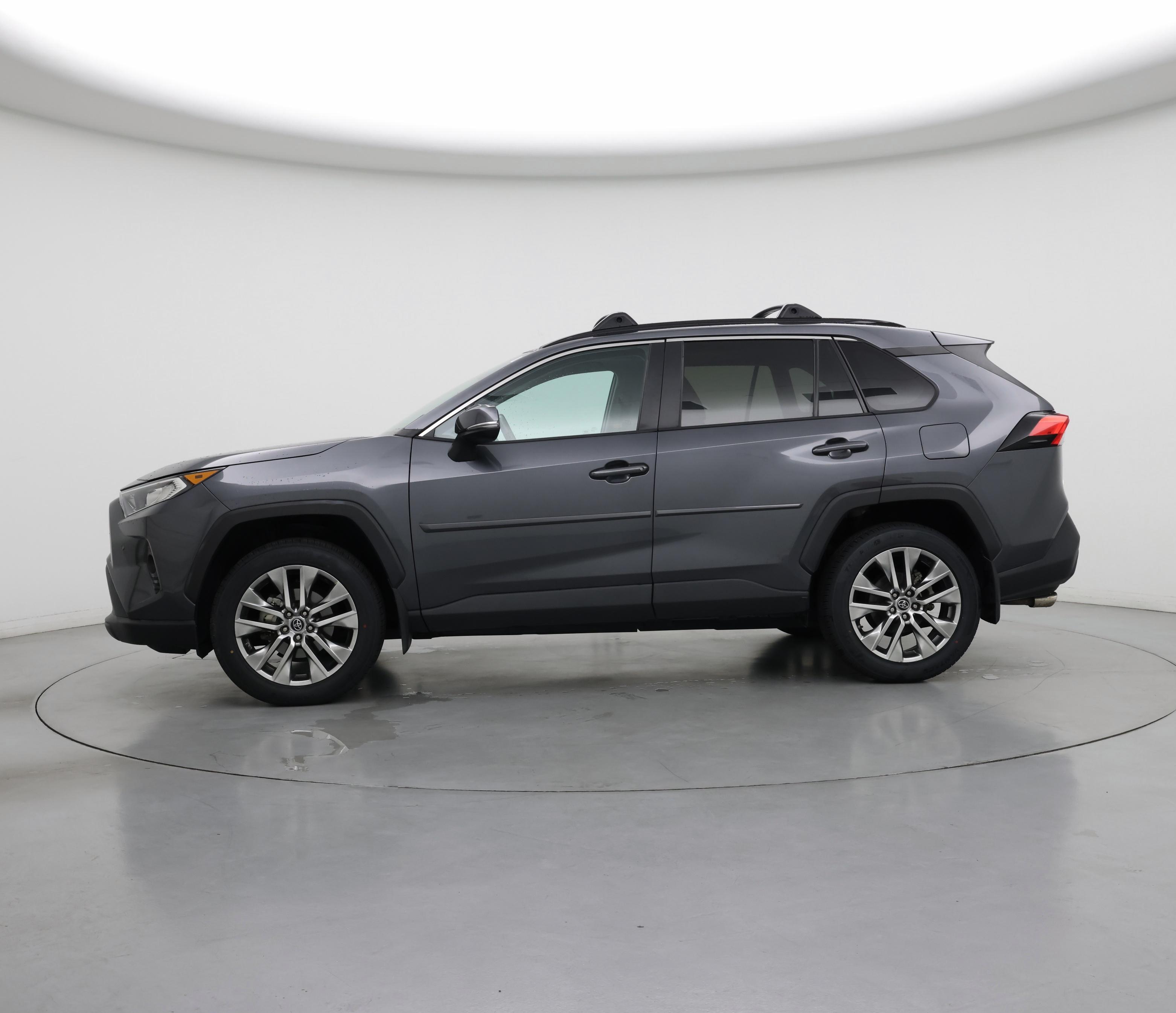 Thumbnail: 2019 Toyota RAV4 - 3