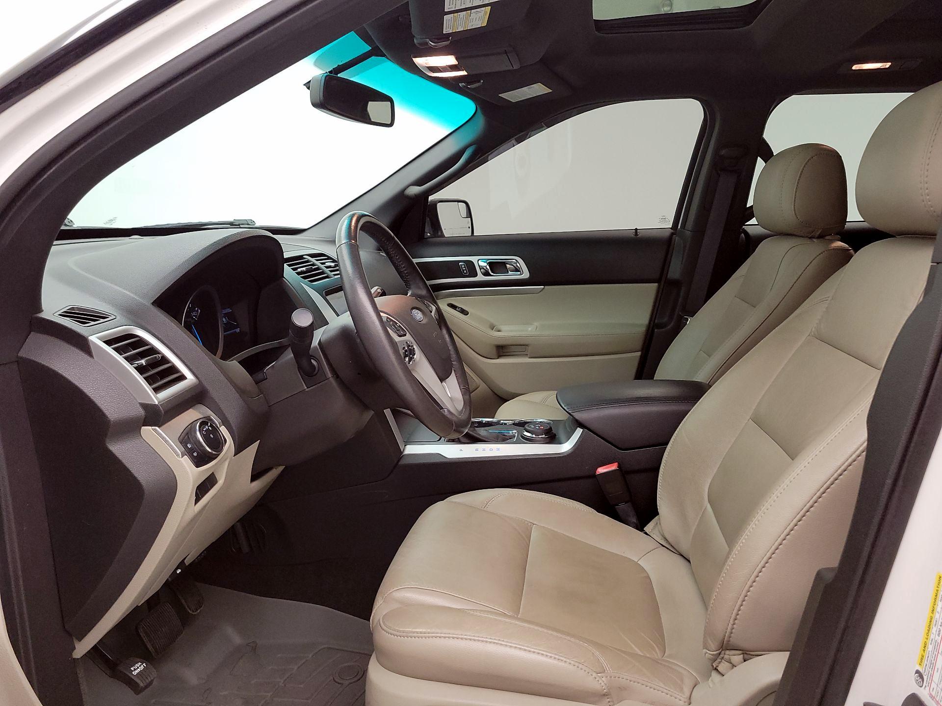 Thumbnail: 2015 Ford Explorer - 11