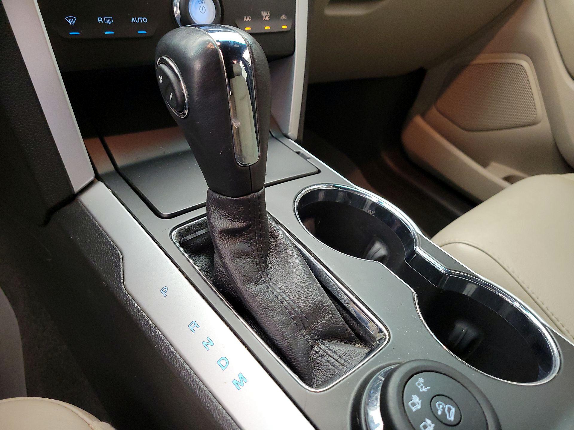 Thumbnail: 2015 Ford Explorer - 18