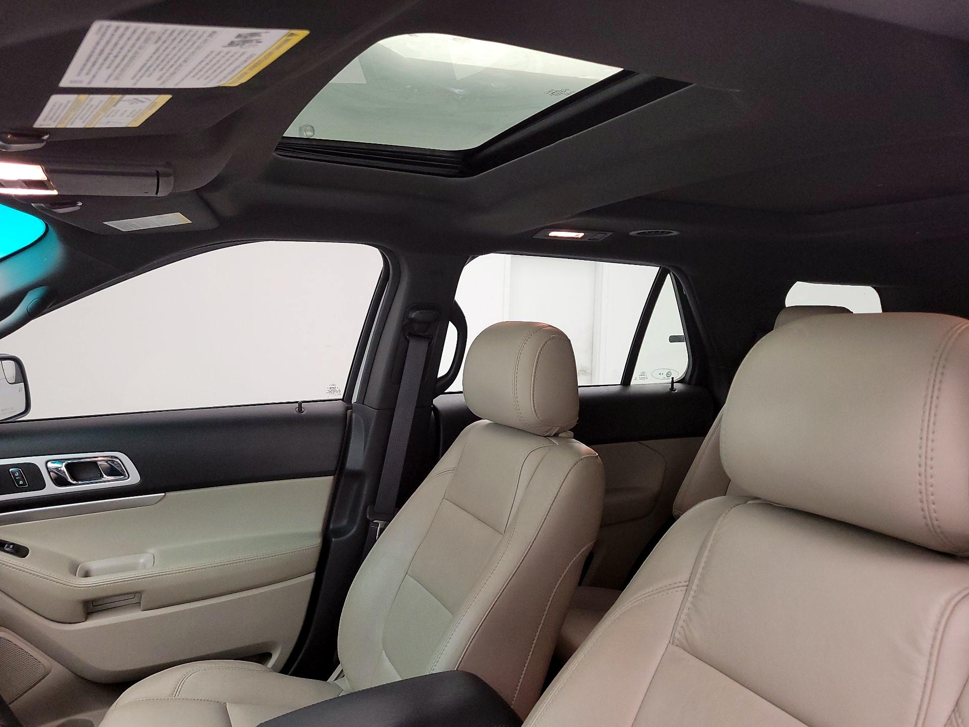 Thumbnail: 2015 Ford Explorer - 20