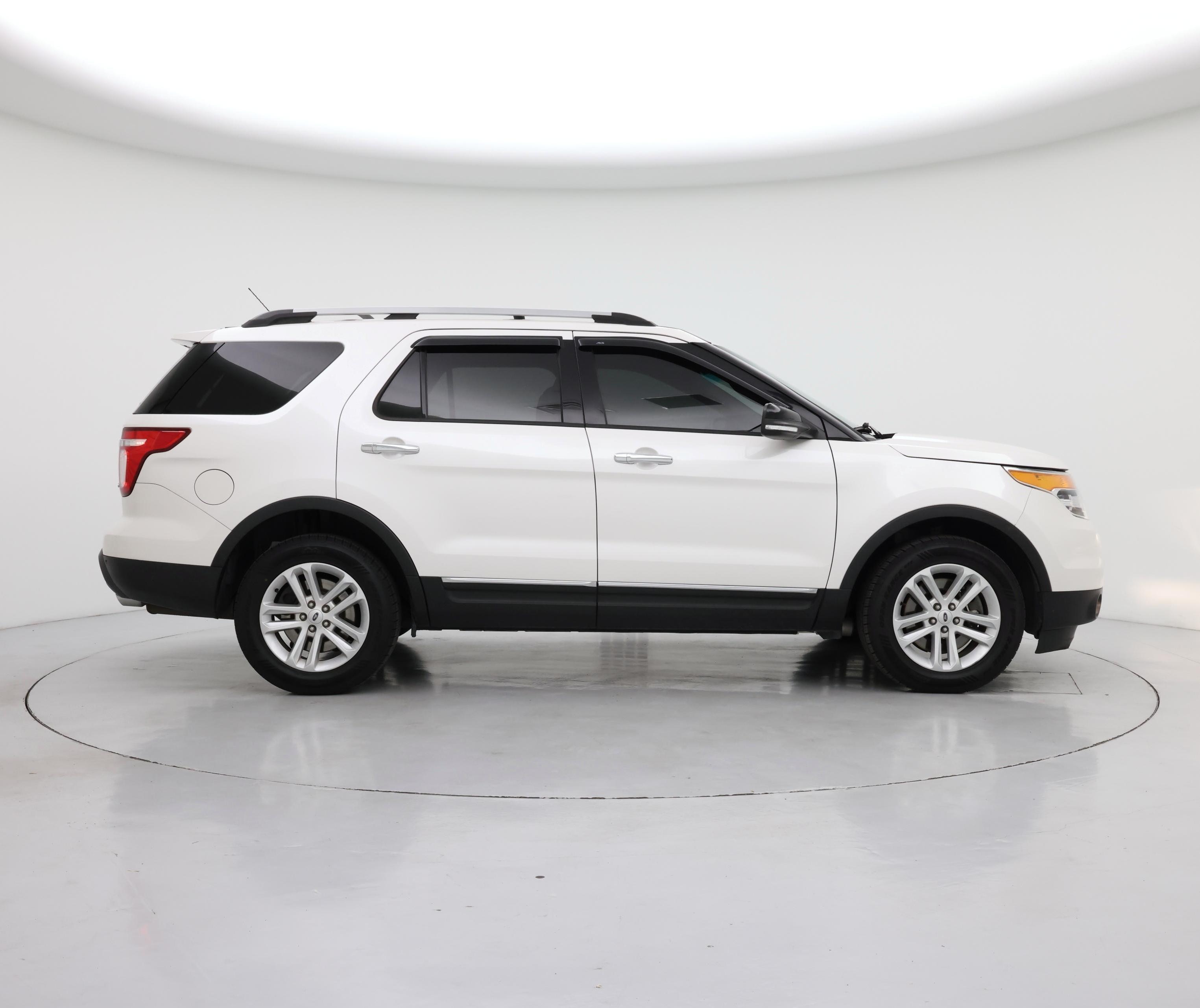 Thumbnail: 2015 Ford Explorer - 7