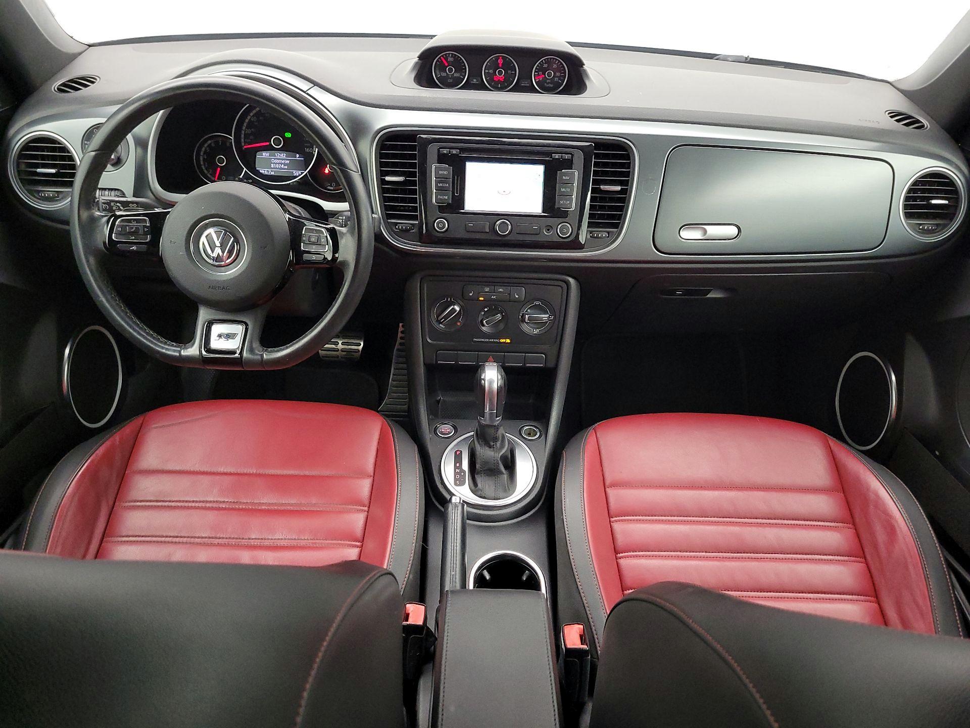 Thumbnail: 2015 Volkswagen Beetle - 9