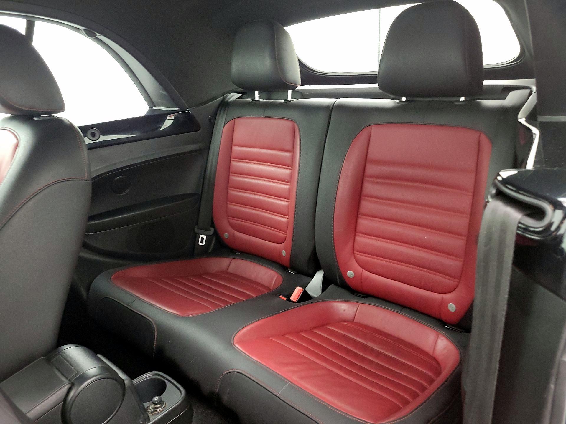 Thumbnail: 2015 Volkswagen Beetle - 20