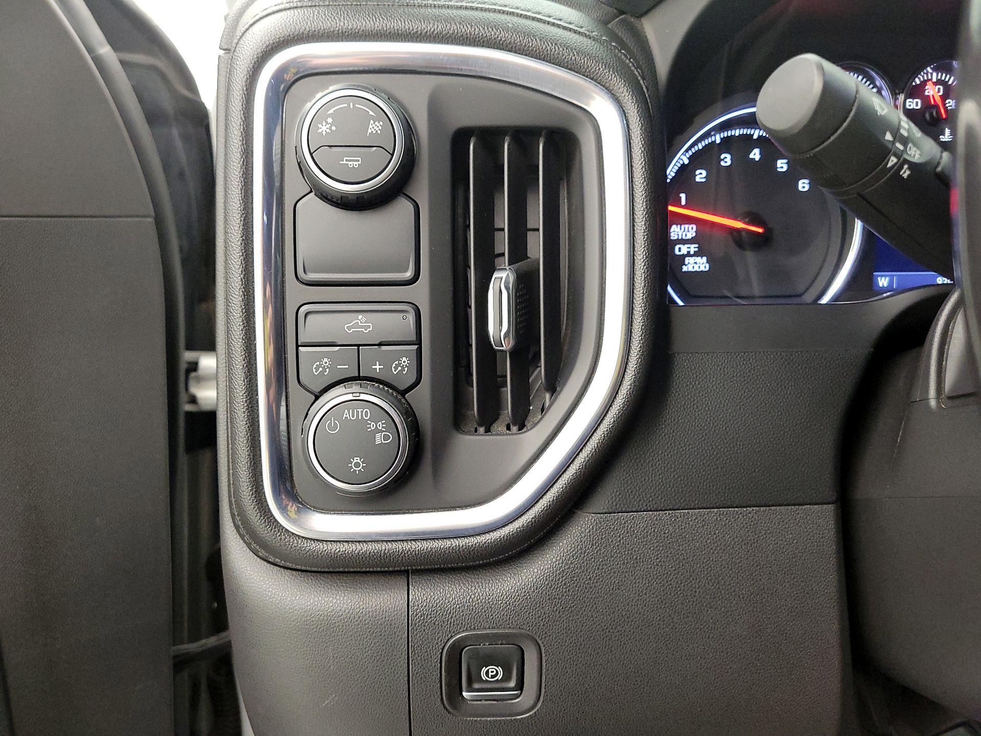 Thumbnail: 2019 Chevrolet Silverado 1500 - 13