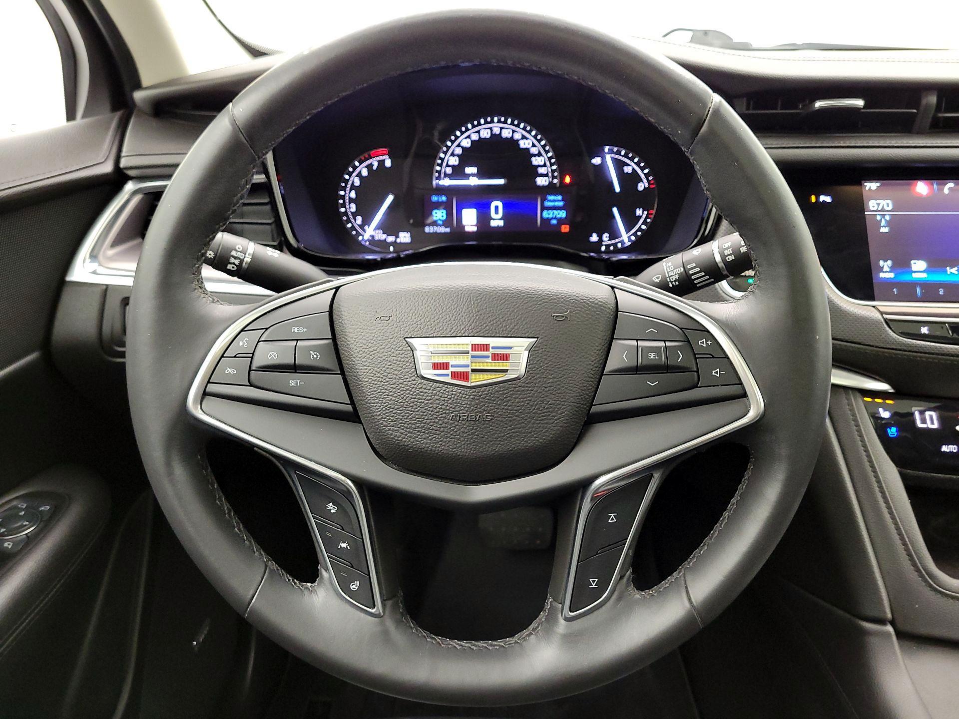 Thumbnail: 2017 Cadillac XT5 - 10
