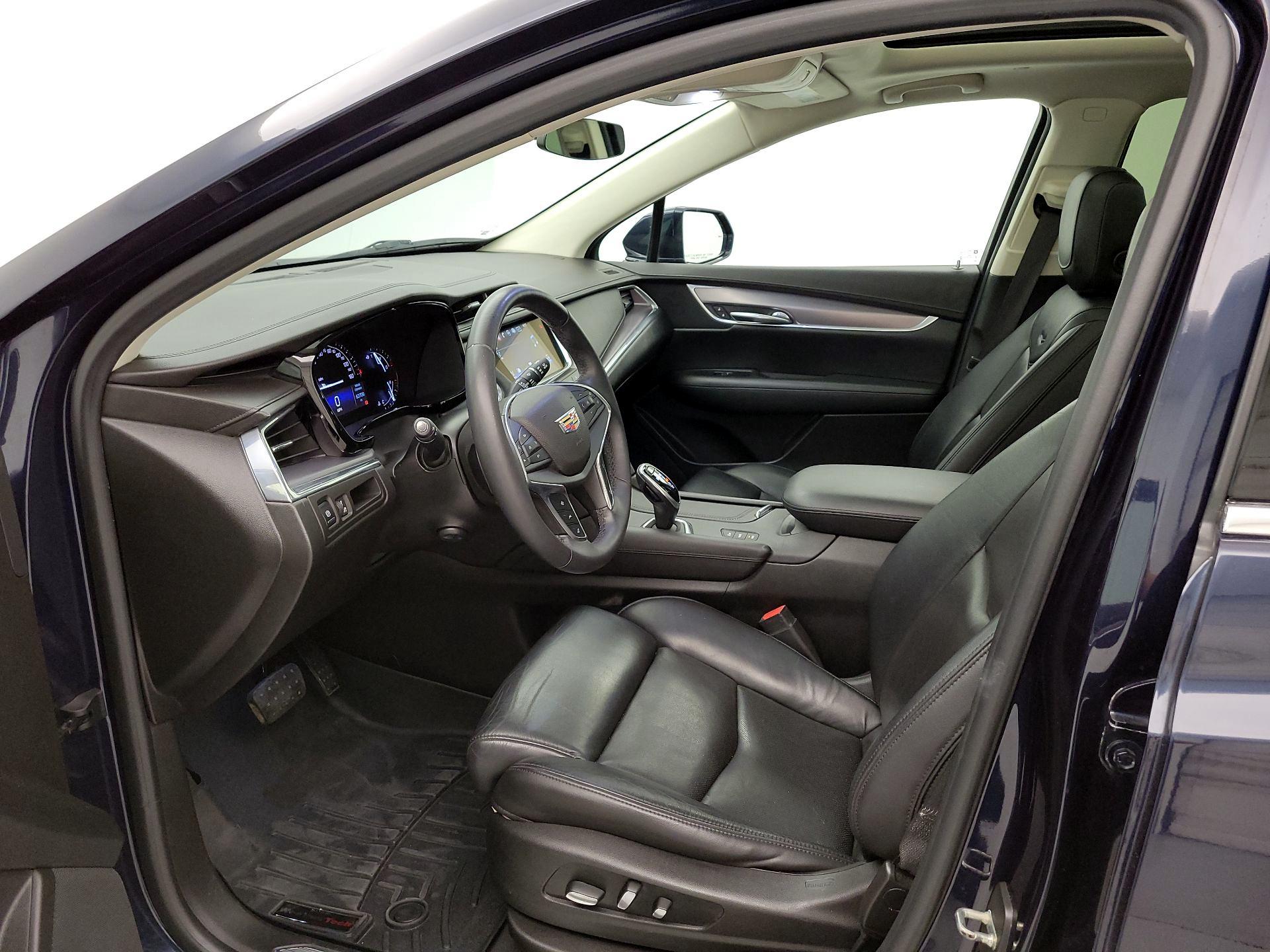 Thumbnail: 2017 Cadillac XT5 - 11