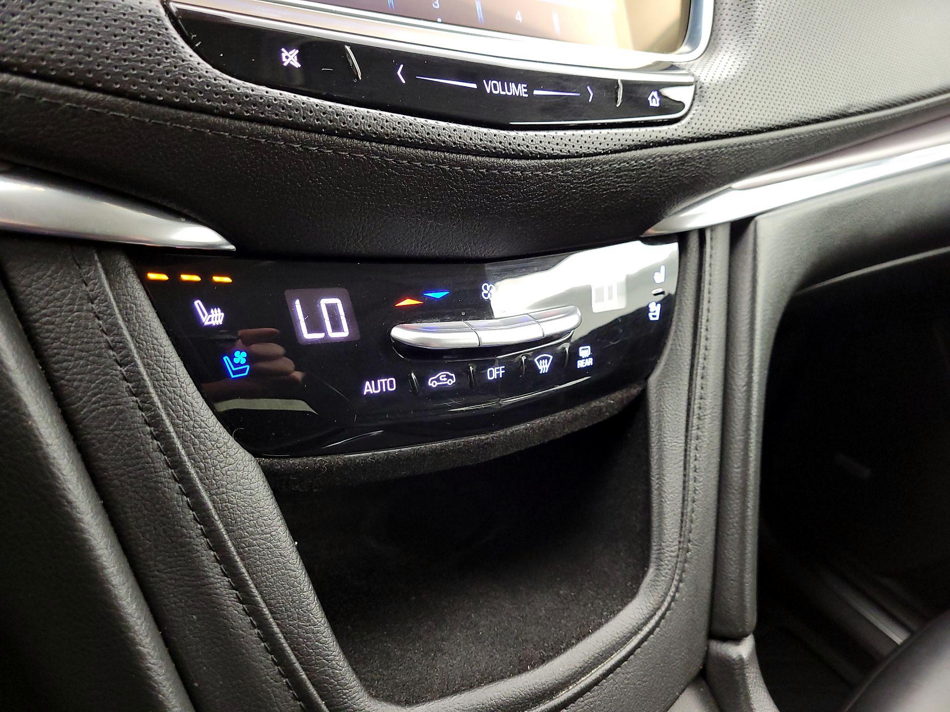 Thumbnail: 2017 Cadillac XT5 - 17