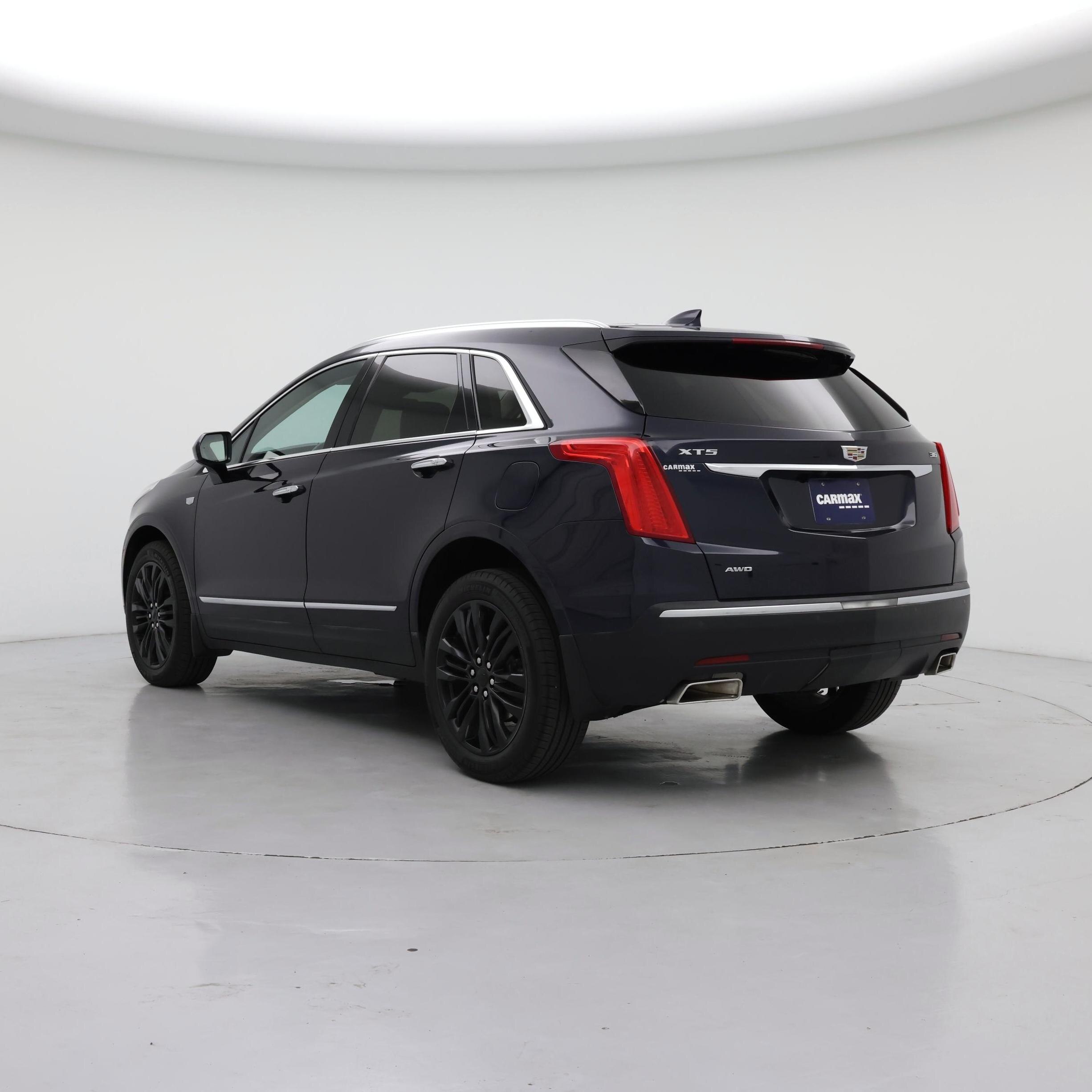 Thumbnail: 2017 Cadillac XT5 - 2