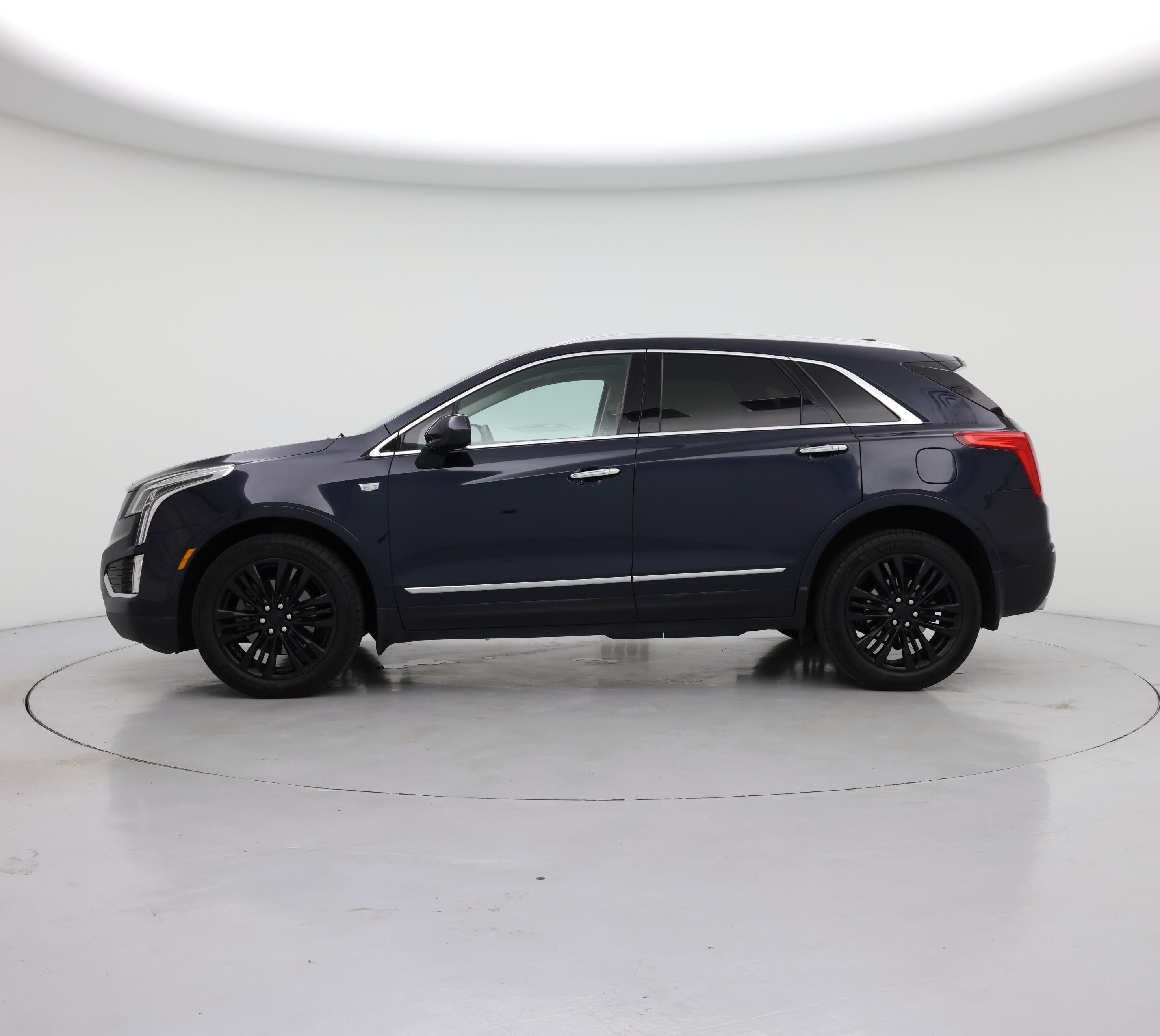 Thumbnail: 2017 Cadillac XT5 - 3