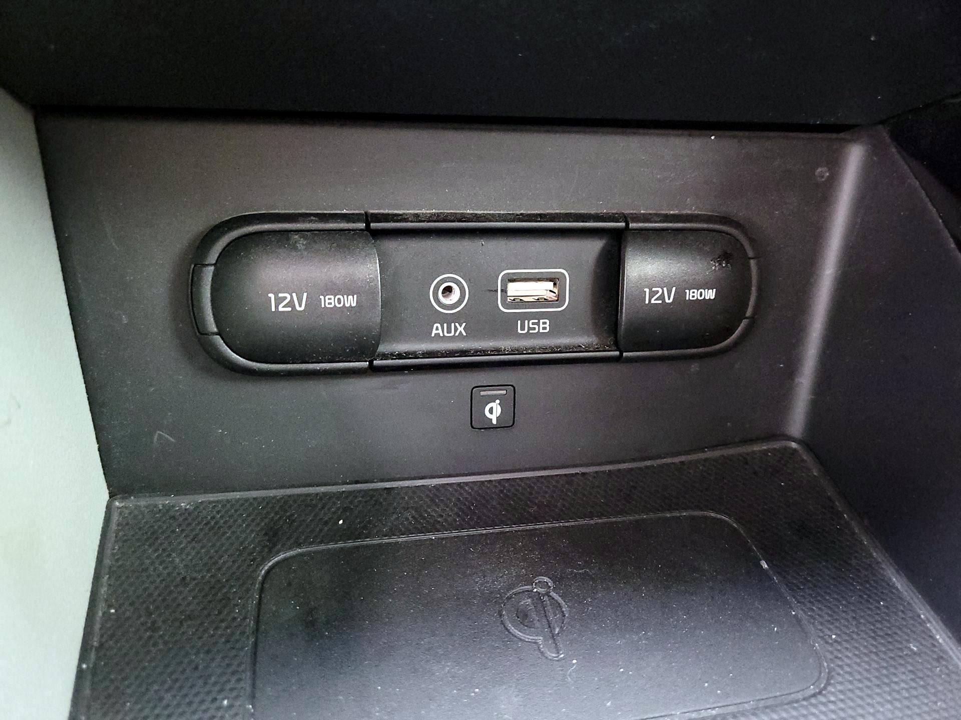 Thumbnail: 2017 Kia Niro - 19