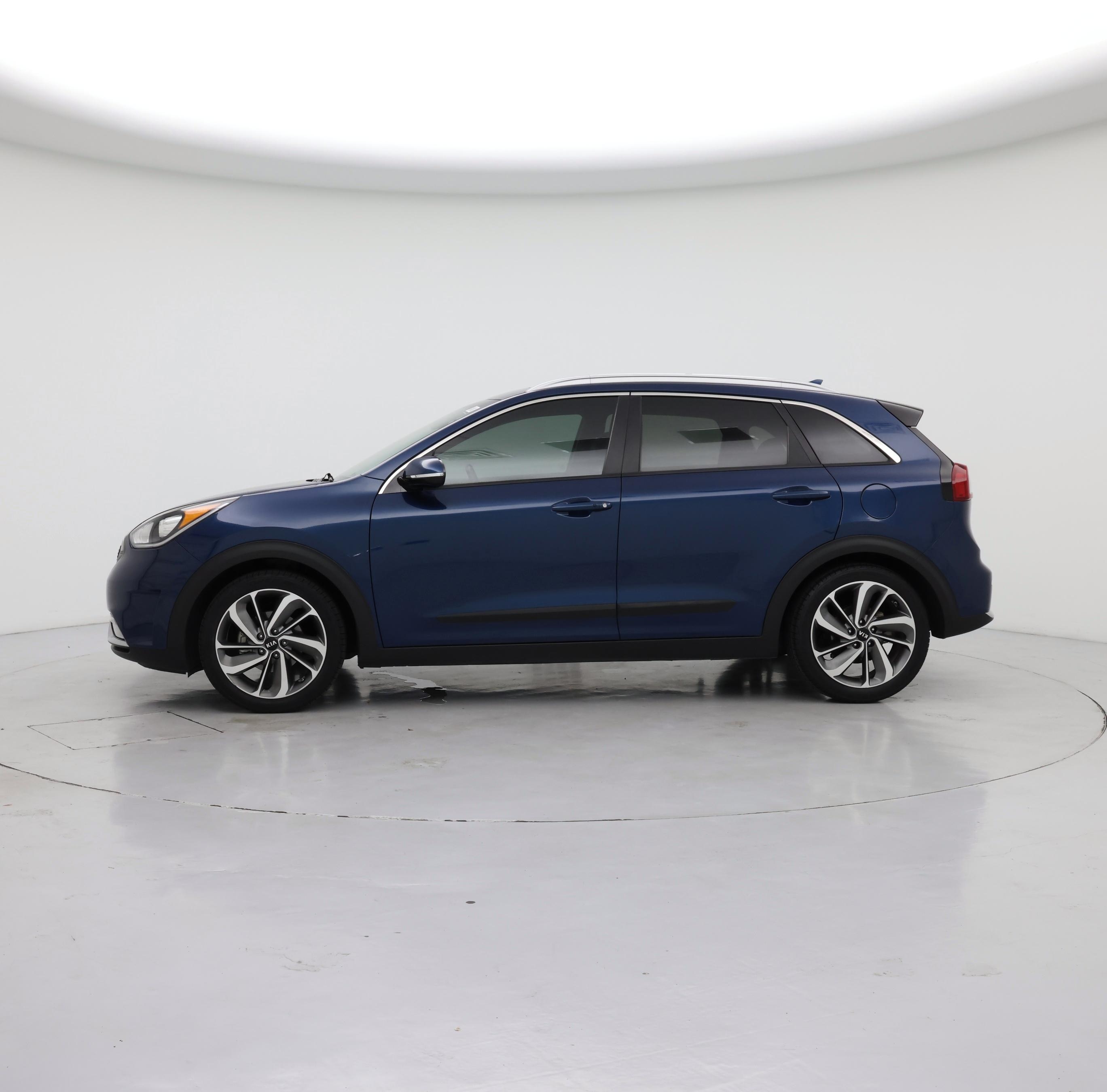 Thumbnail: 2017 Kia Niro - 3