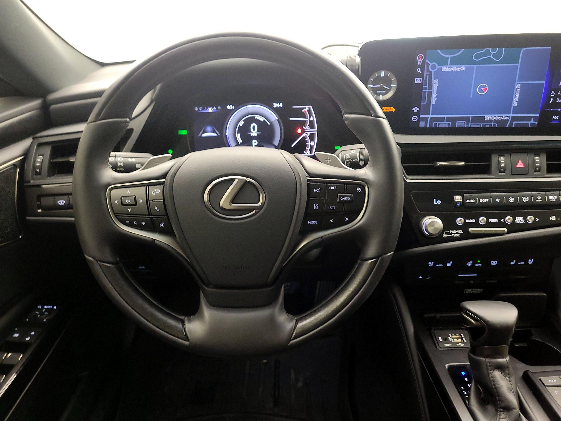 Thumbnail: 2022 Lexus ES - 10