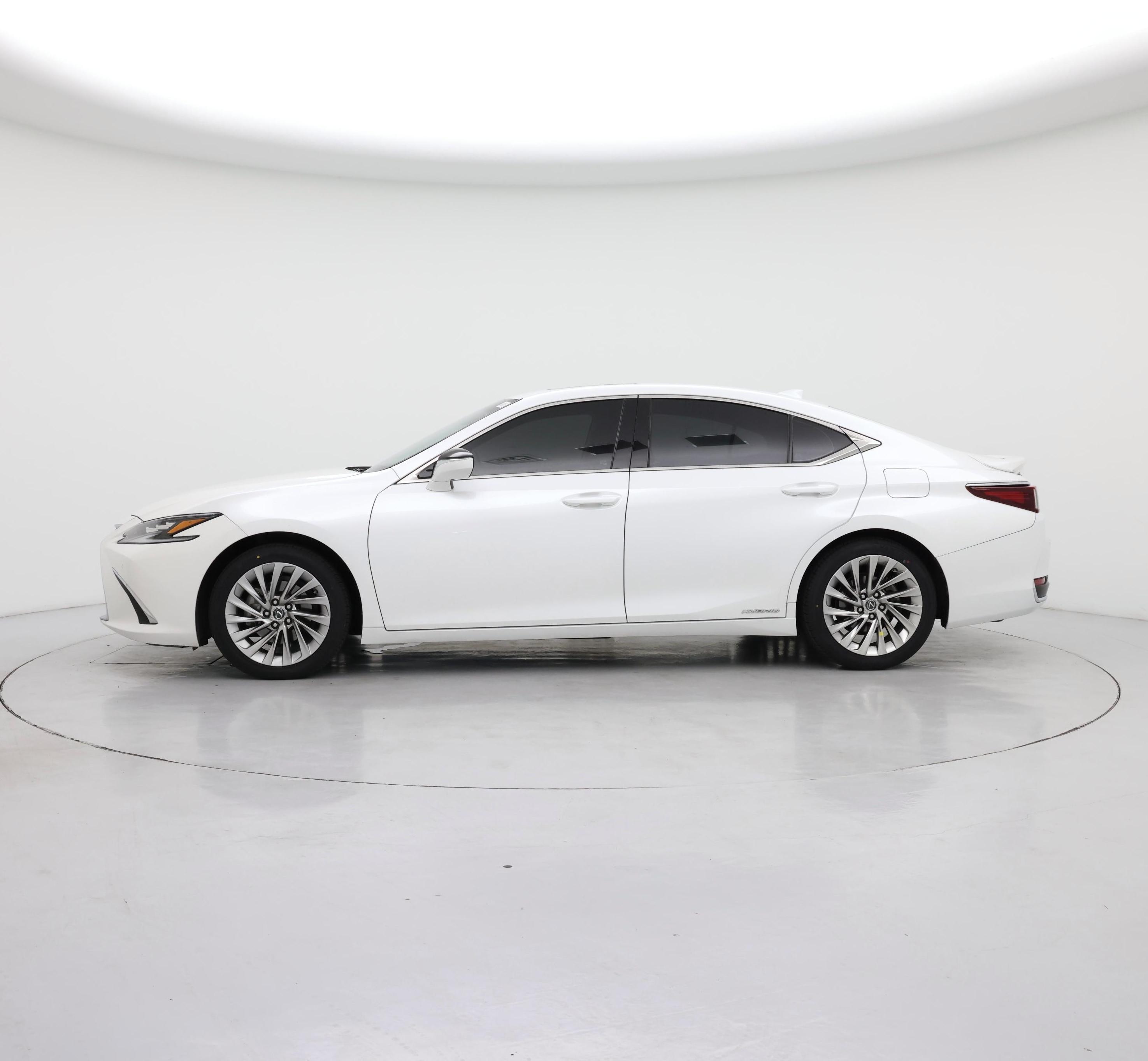Thumbnail: 2022 Lexus ES - 3