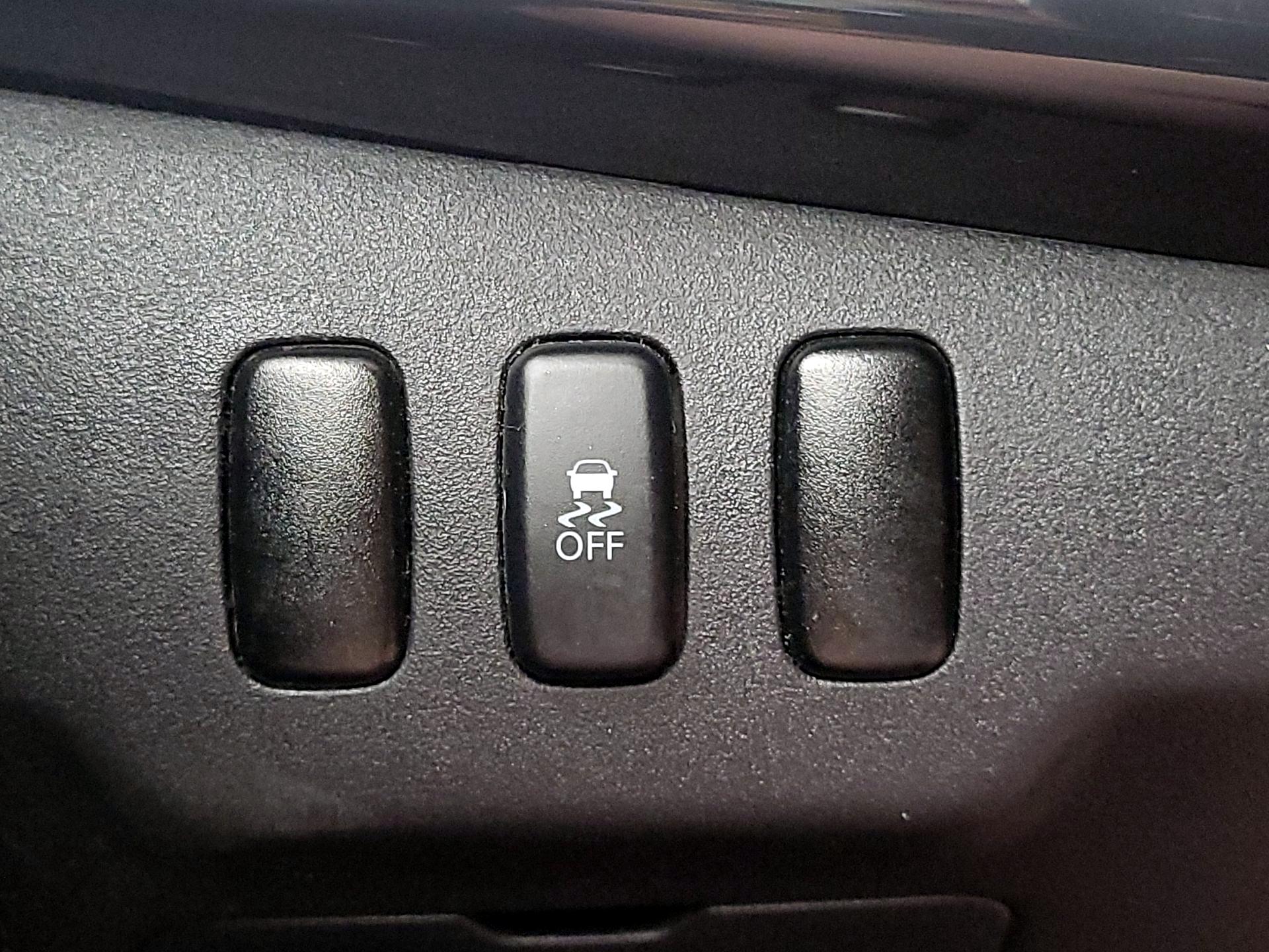 Thumbnail: 2017 Mitsubishi Lancer - 13