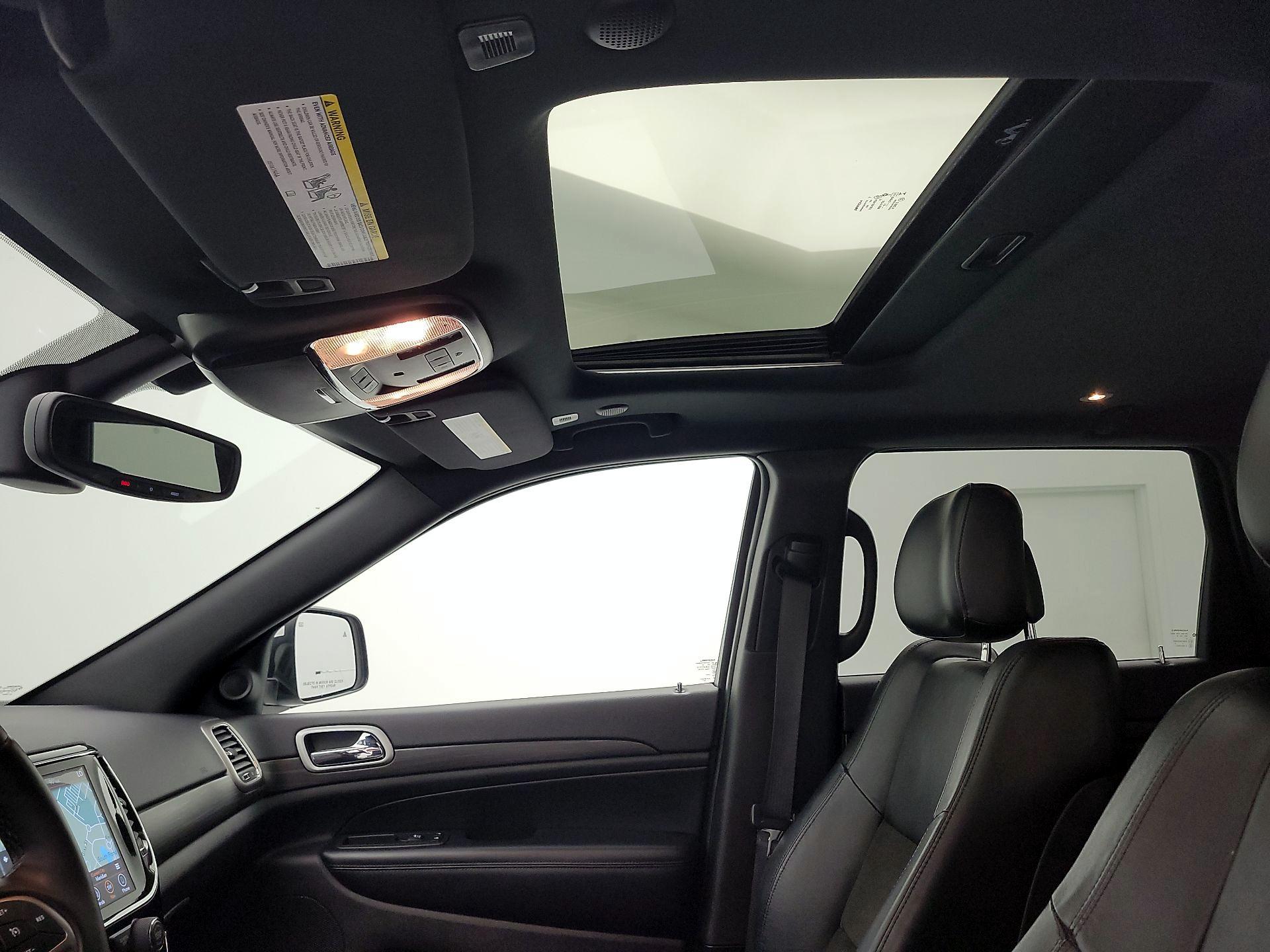 Thumbnail: 2019 Jeep Grand Cherokee - 20