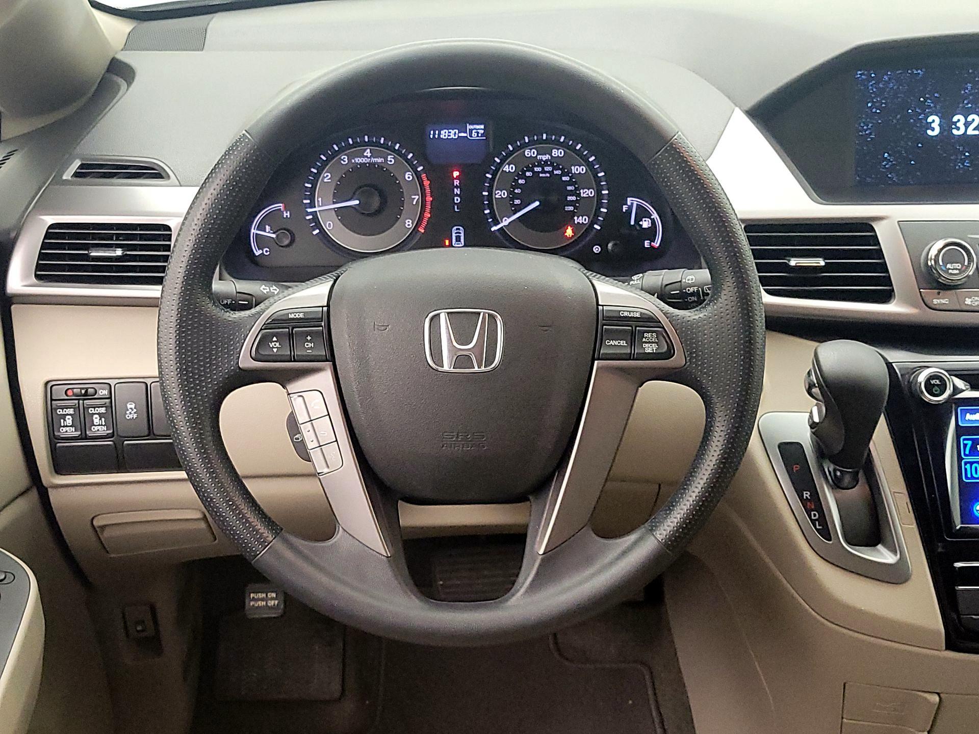 Thumbnail: 2015 Honda Odyssey - 10