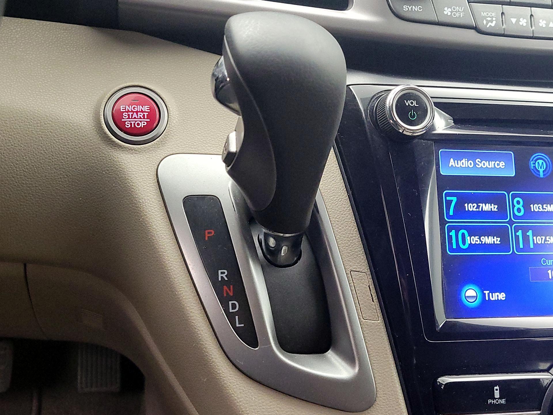 Thumbnail: 2015 Honda Odyssey - 17