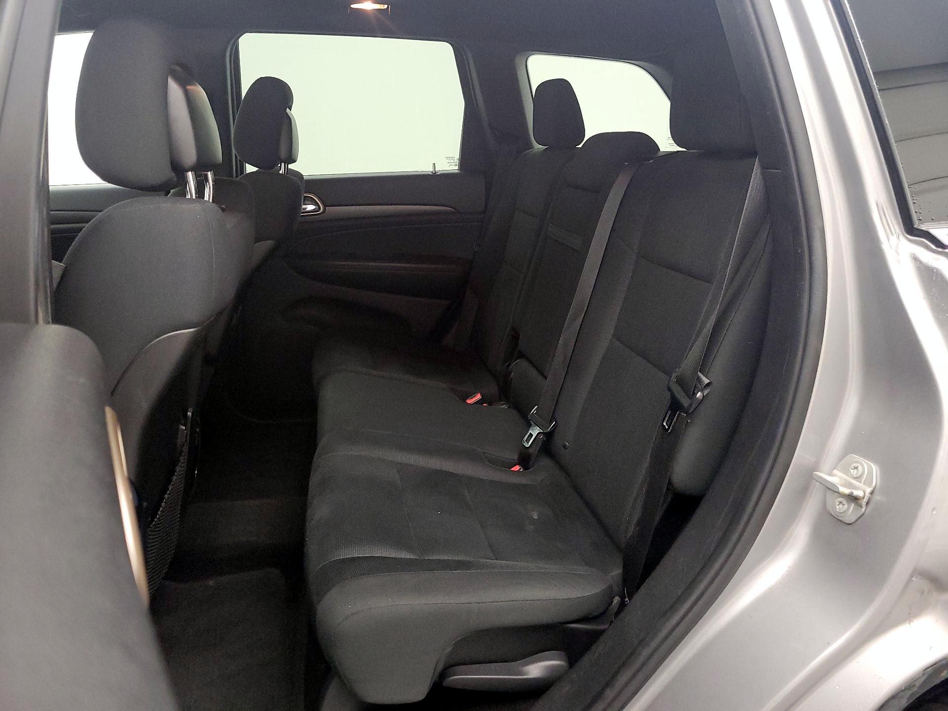 Thumbnail: 2015 Jeep Grand Cherokee - 18