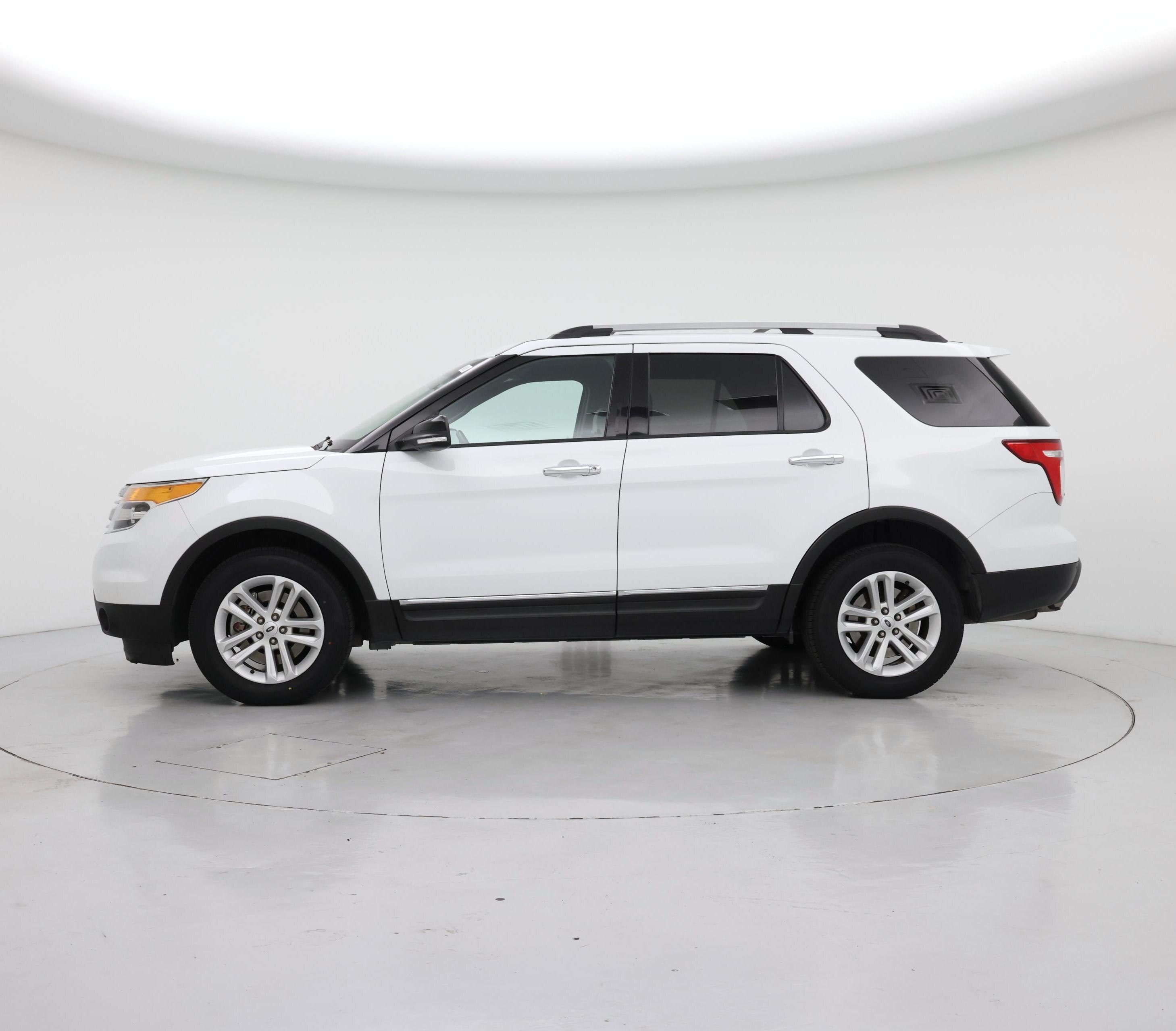 Thumbnail: 2015 Ford Explorer - 3