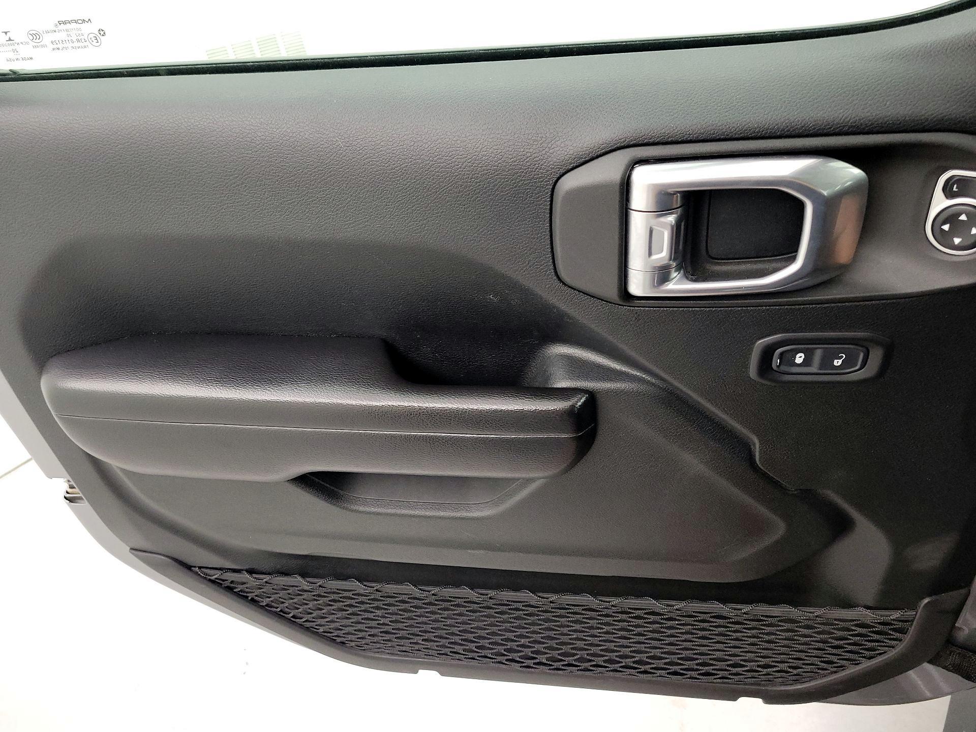 Thumbnail: 2020 Jeep Wrangler - 12