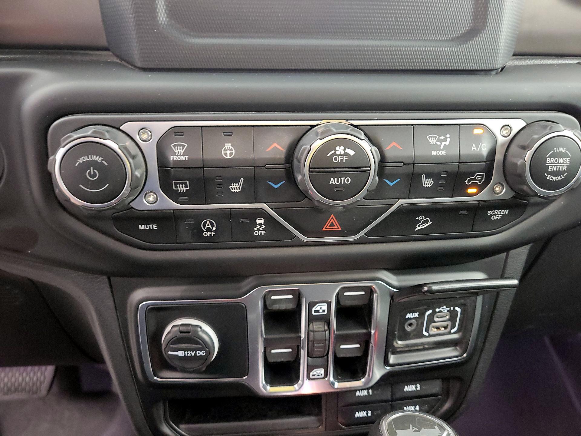 Thumbnail: 2020 Jeep Wrangler - 15