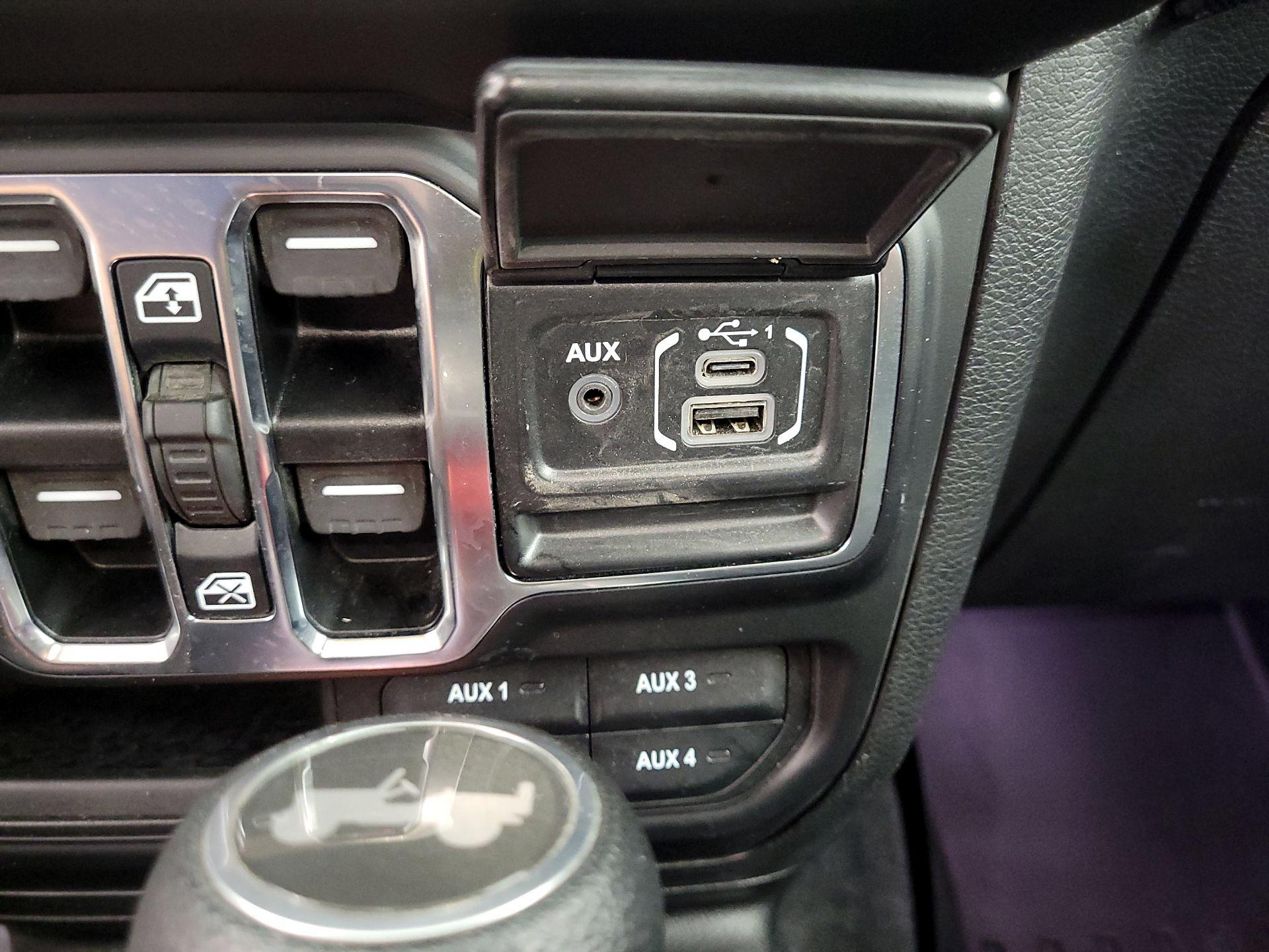 Thumbnail: 2020 Jeep Wrangler - 17